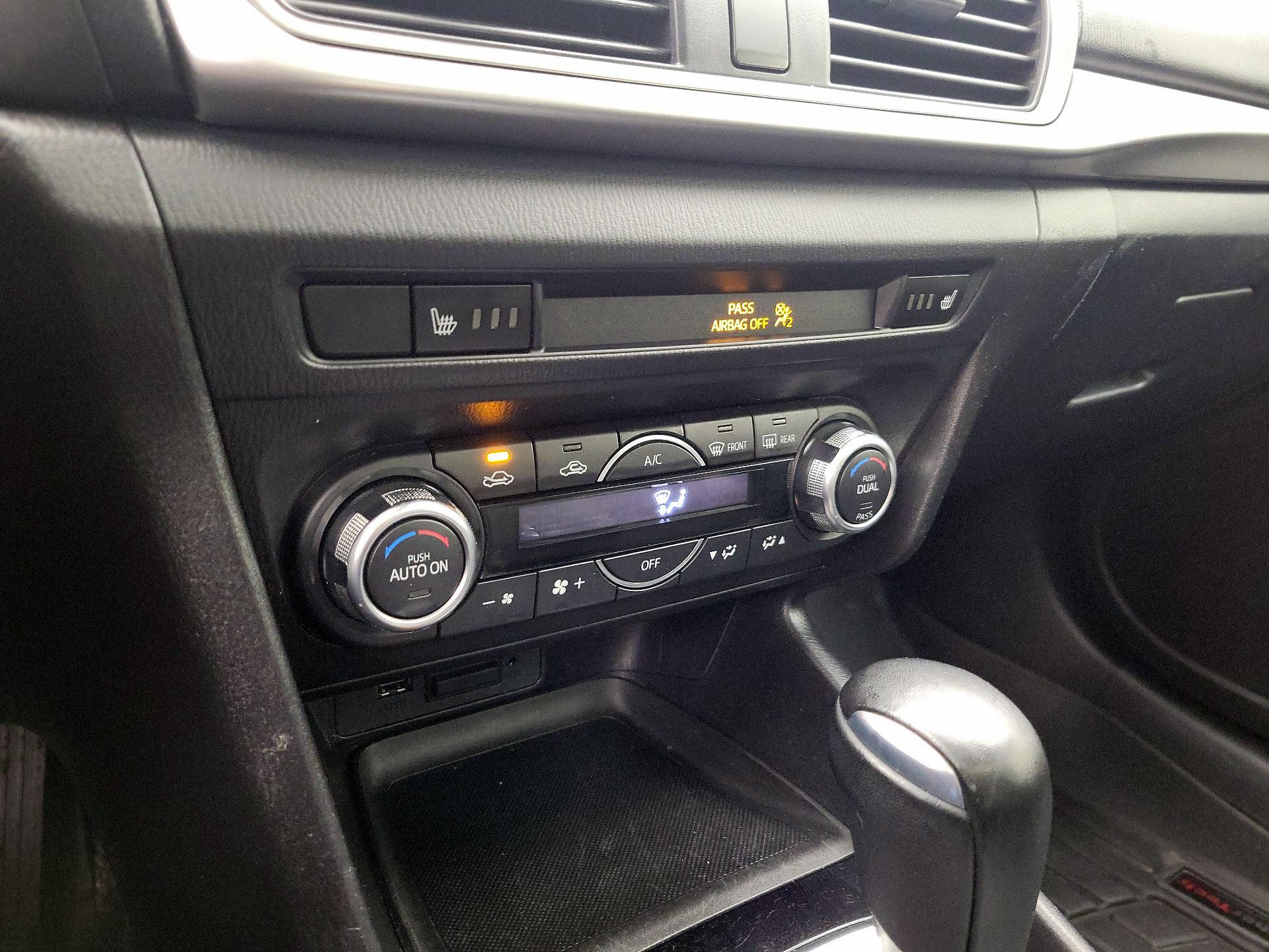 Thumbnail: 2017 Mazda Mazda3 - 16