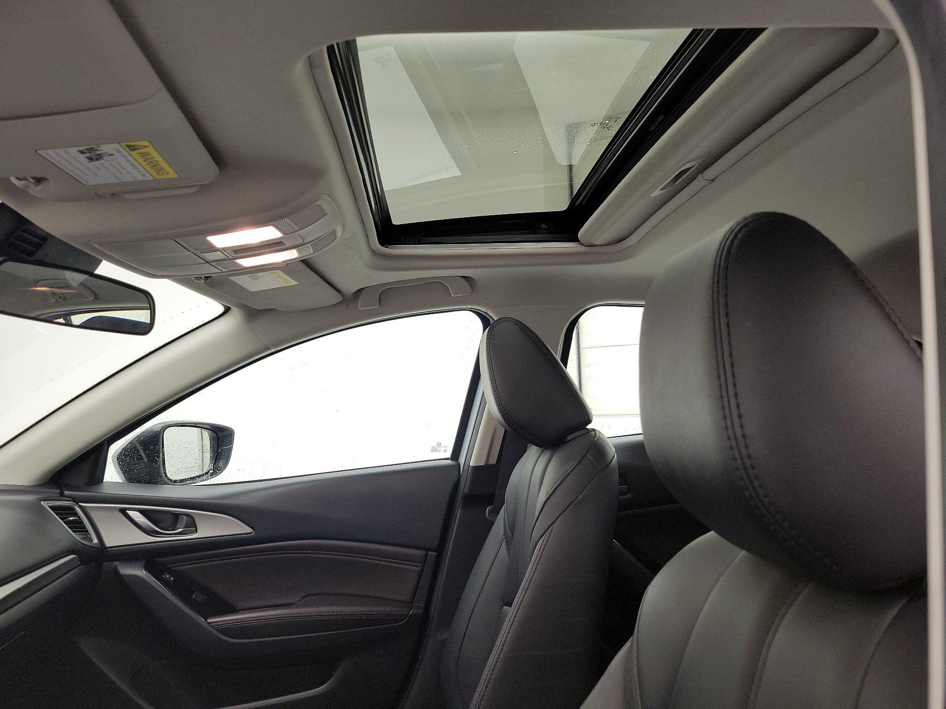 Thumbnail: 2017 Mazda Mazda3 - 19