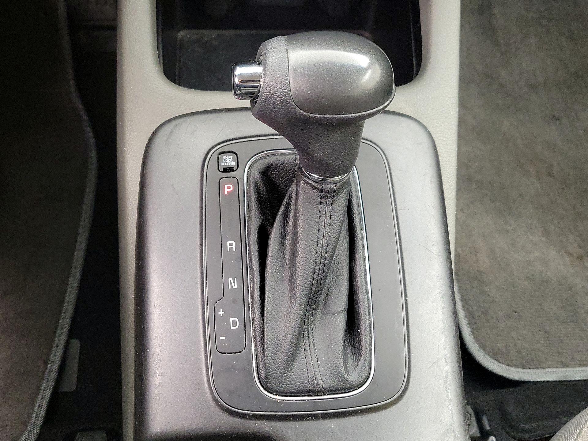 Thumbnail: 2014 Kia Forte - 16