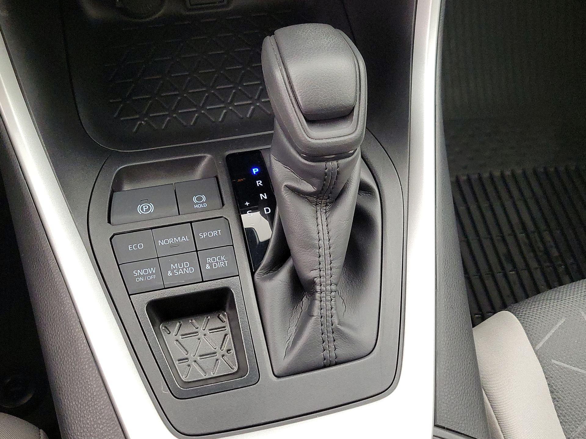 Thumbnail: 2024 Toyota RAV4 - 17