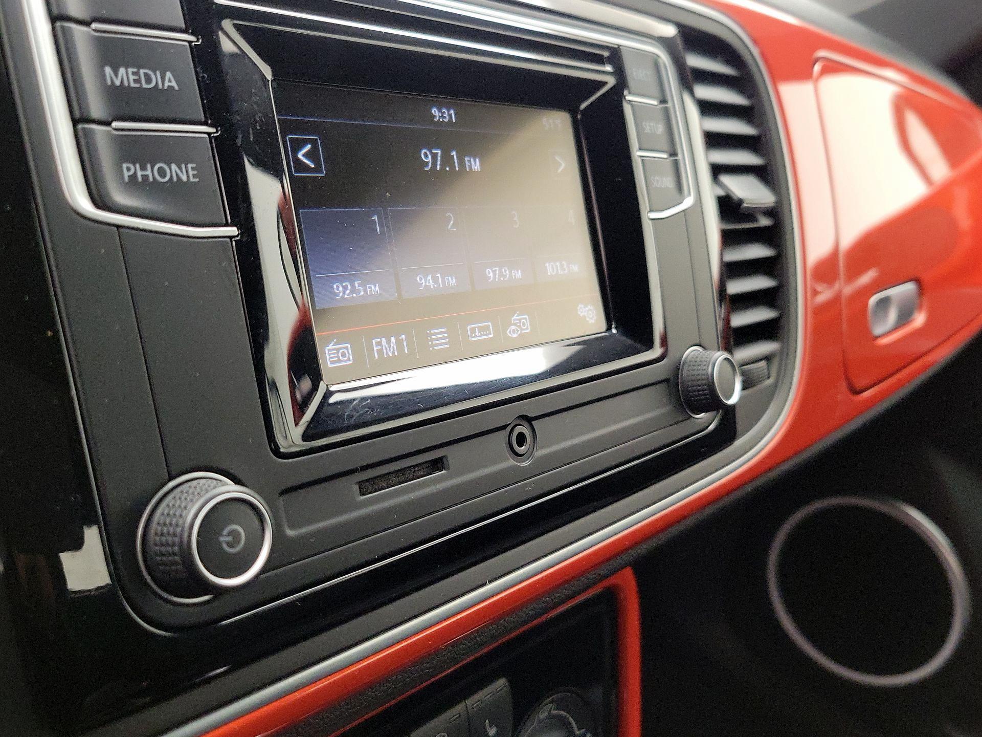 Thumbnail: 2017 Volkswagen Beetle - 15