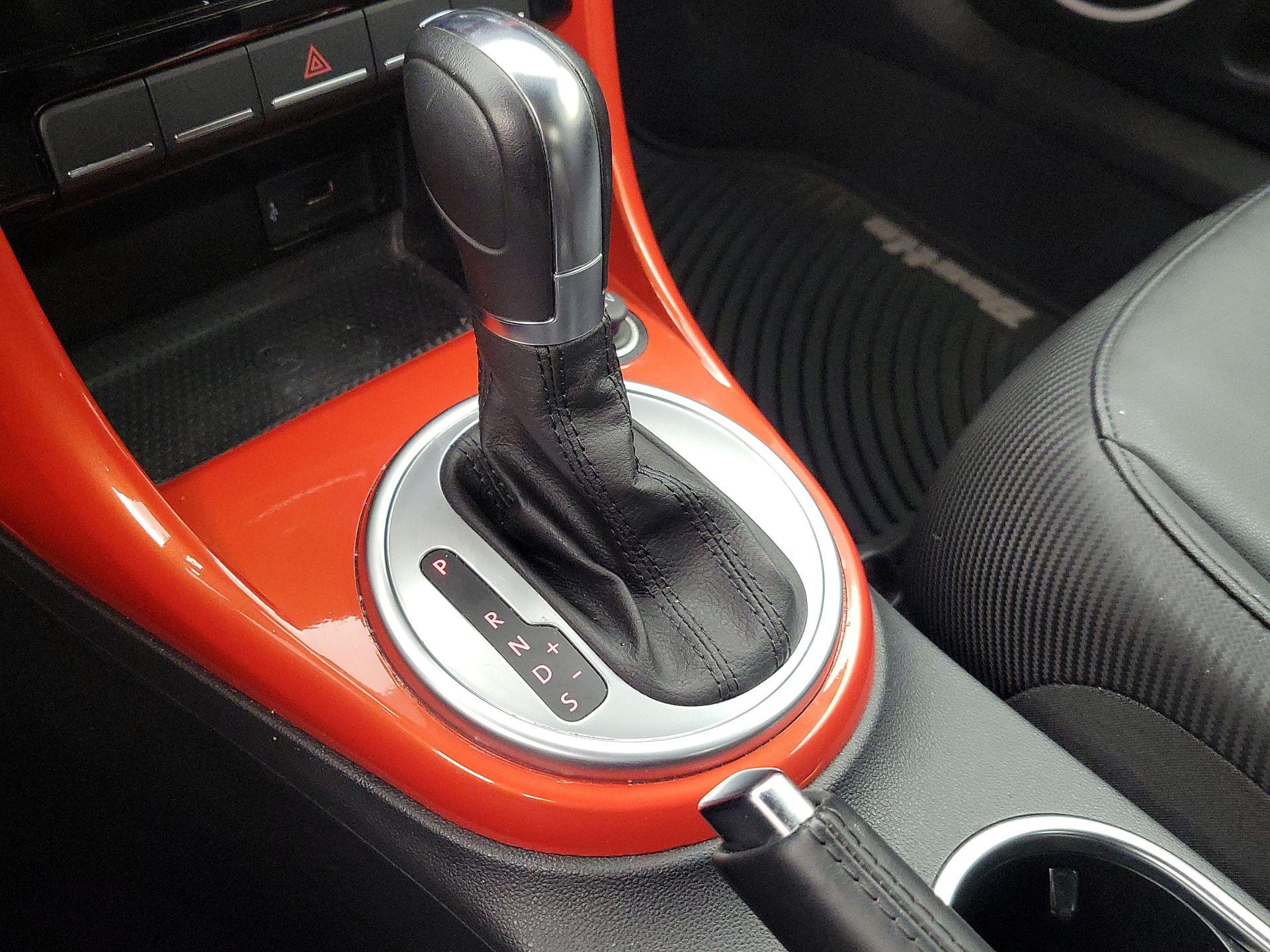 Thumbnail: 2017 Volkswagen Beetle - 17