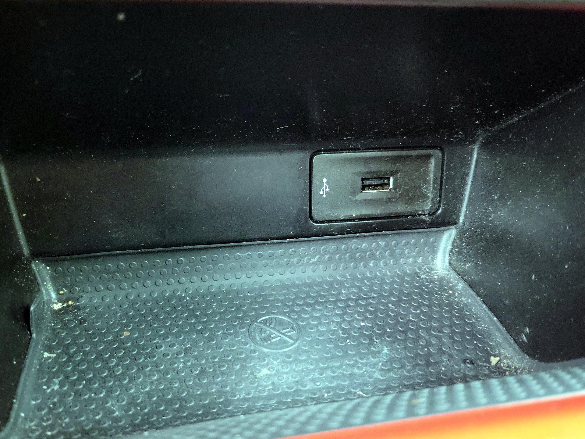 Thumbnail: 2017 Volkswagen Beetle - 18