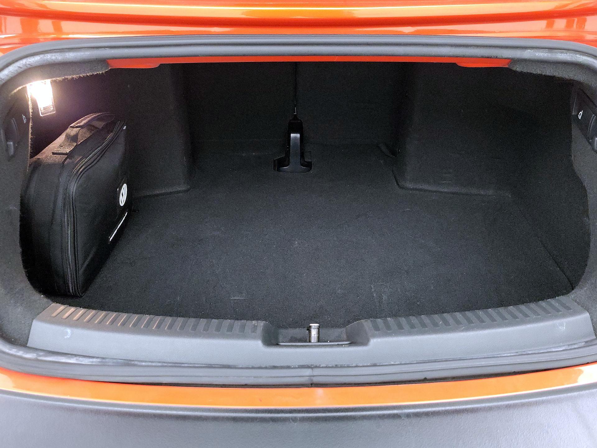 Thumbnail: 2017 Volkswagen Beetle - 20