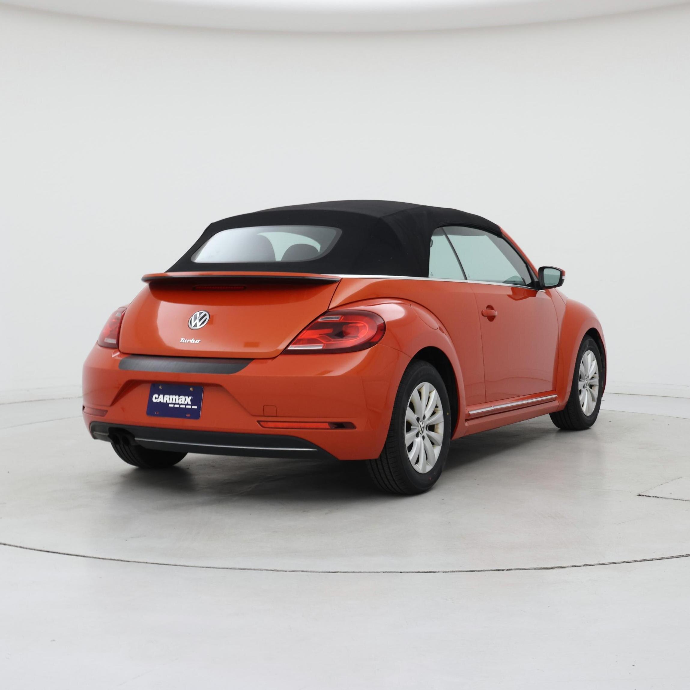 Thumbnail: 2017 Volkswagen Beetle - 8