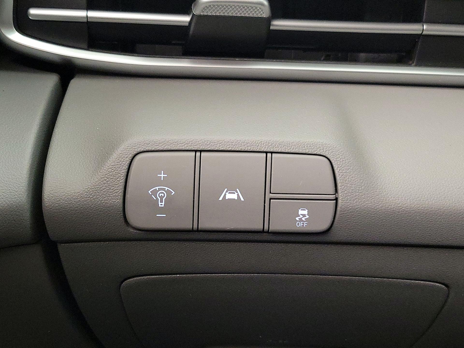 Thumbnail: 2023 Hyundai Elantra - 13