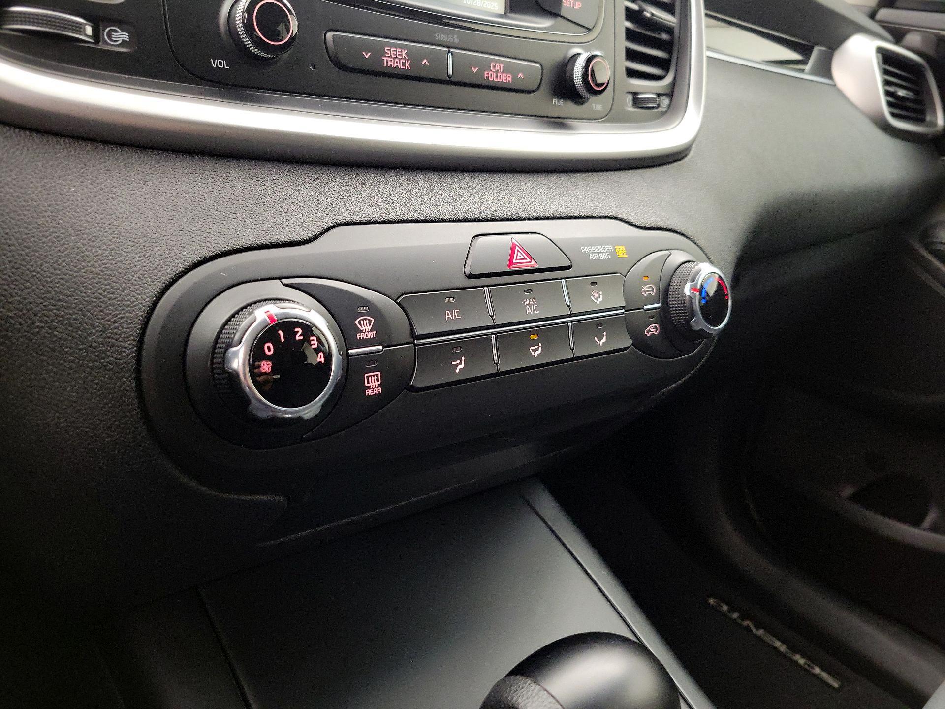 Thumbnail: 2018 Kia Sorento - 16