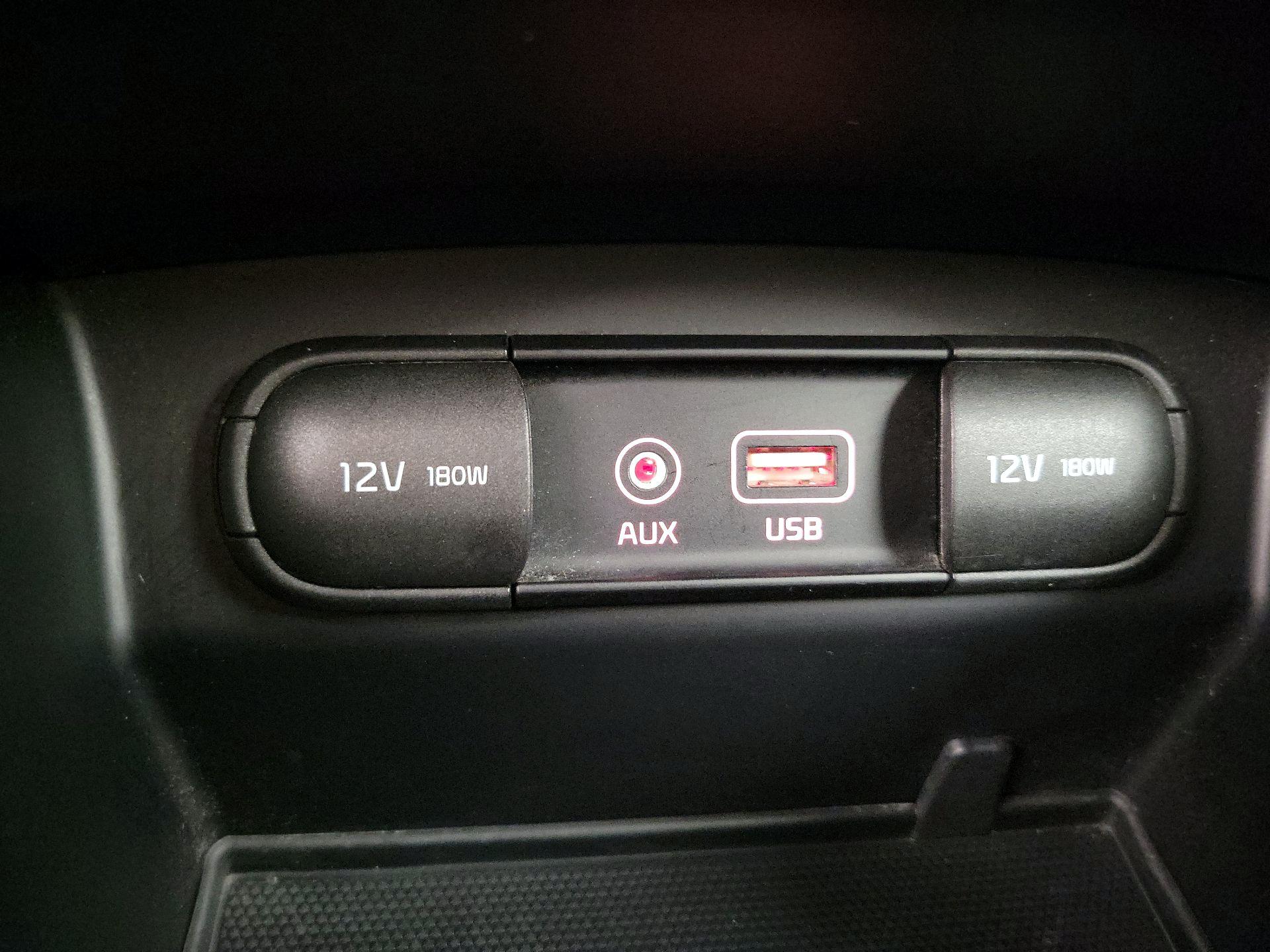 Thumbnail: 2018 Kia Sorento - 18