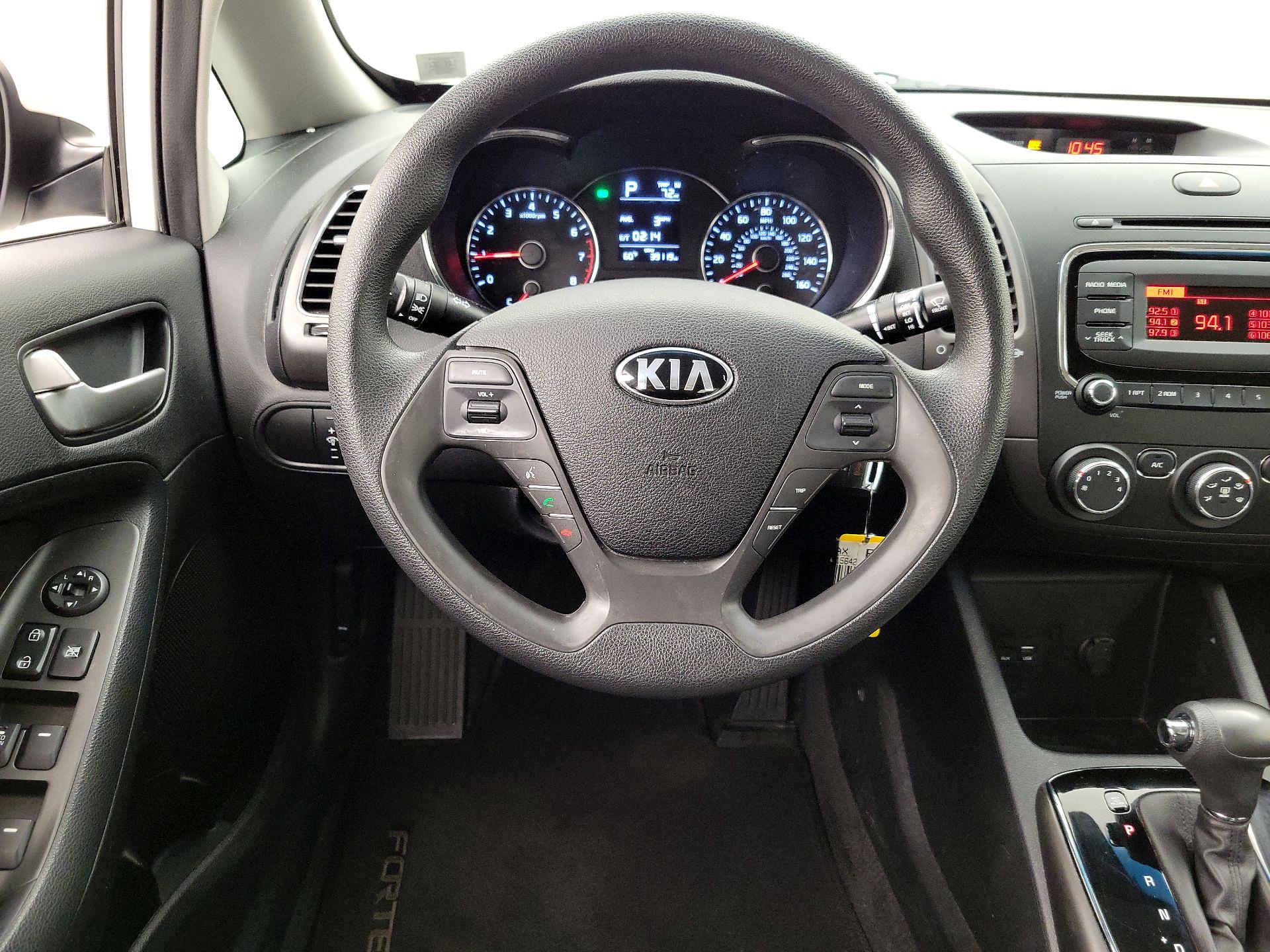 Thumbnail: 2017 Kia Forte - 10