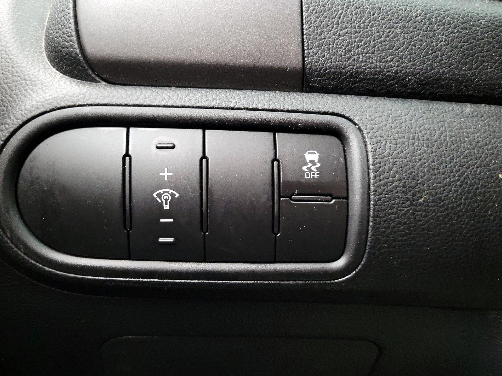 Thumbnail: 2017 Kia Forte - 13