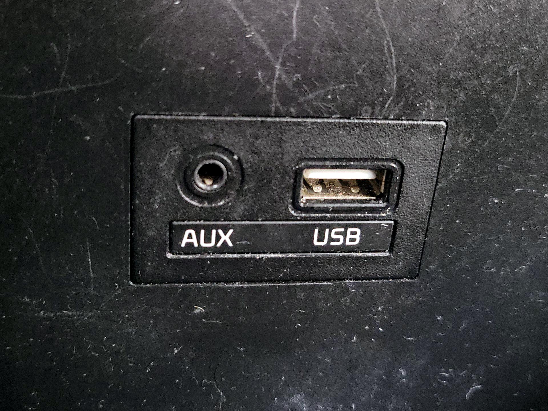 Thumbnail: 2017 Kia Forte - 17