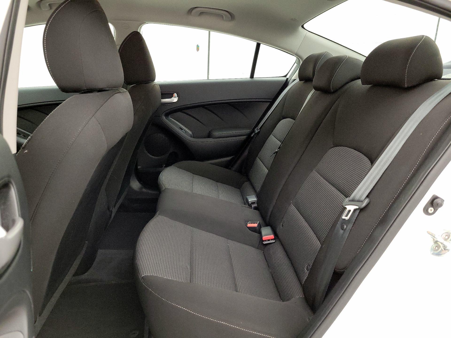 Thumbnail: 2017 Kia Forte - 18