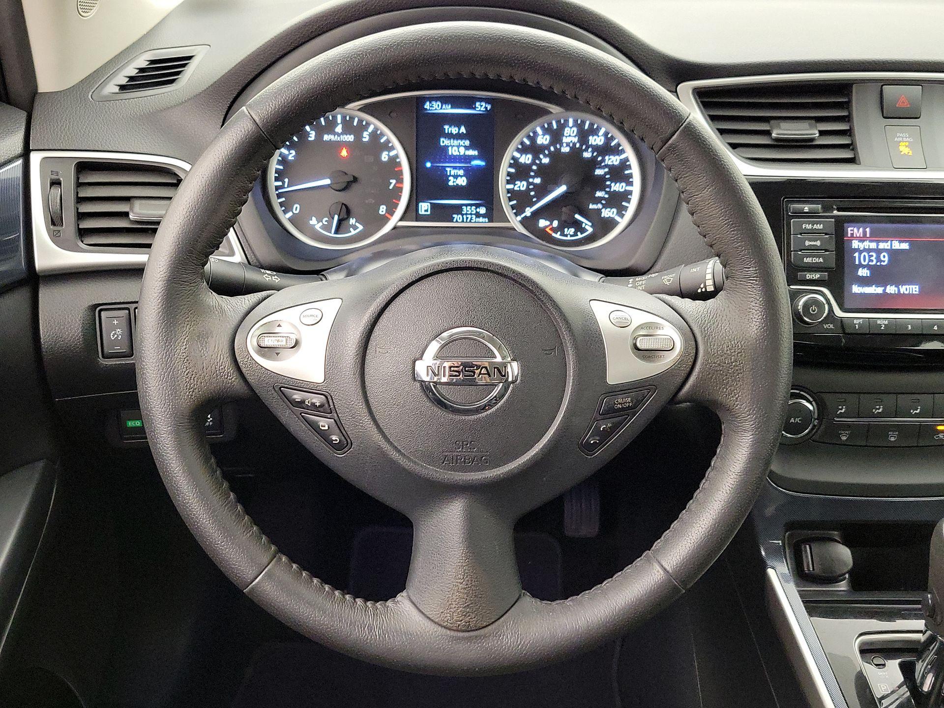 Thumbnail: 2016 Nissan Sentra - 10