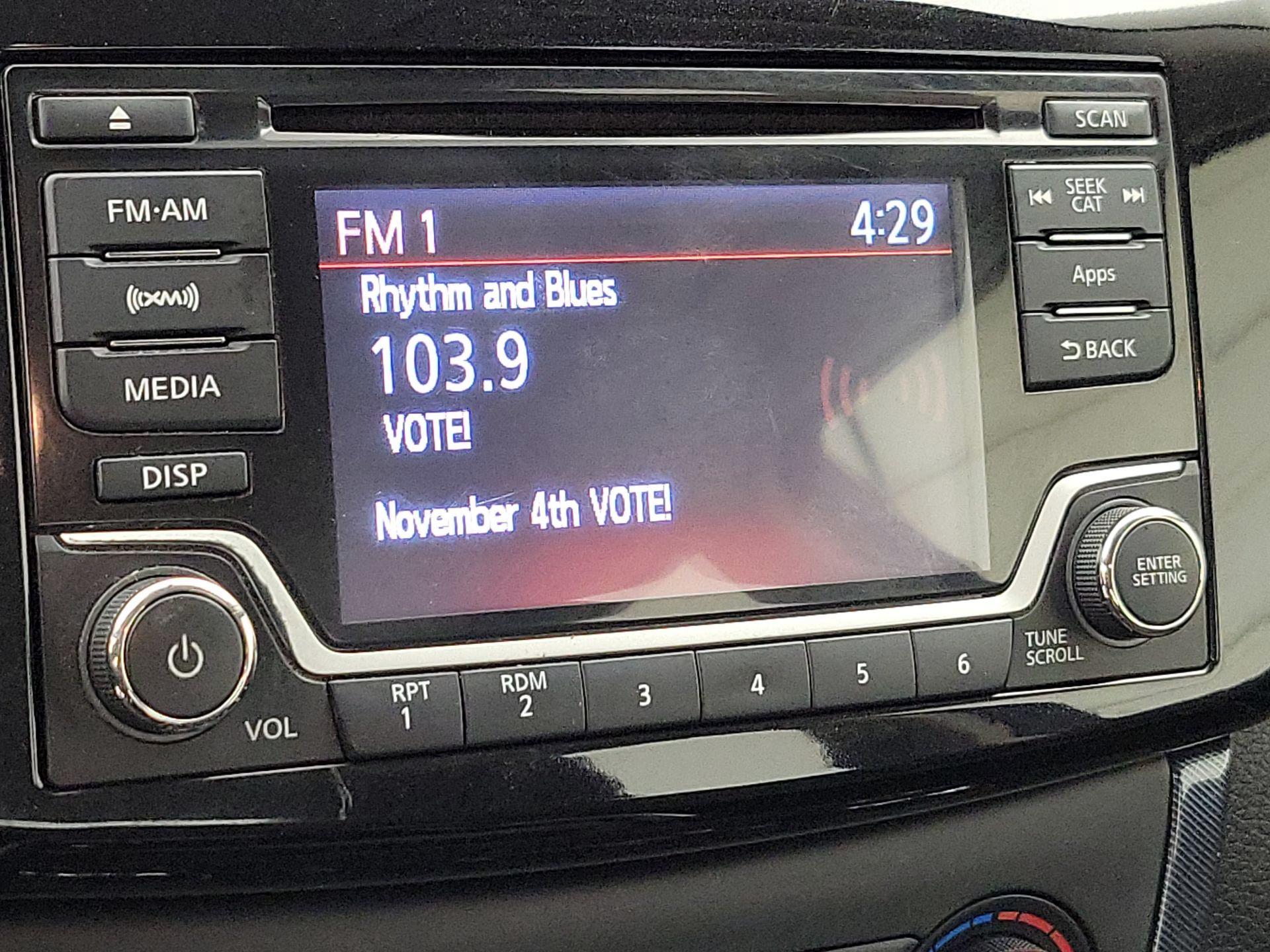 Thumbnail: 2016 Nissan Sentra - 15