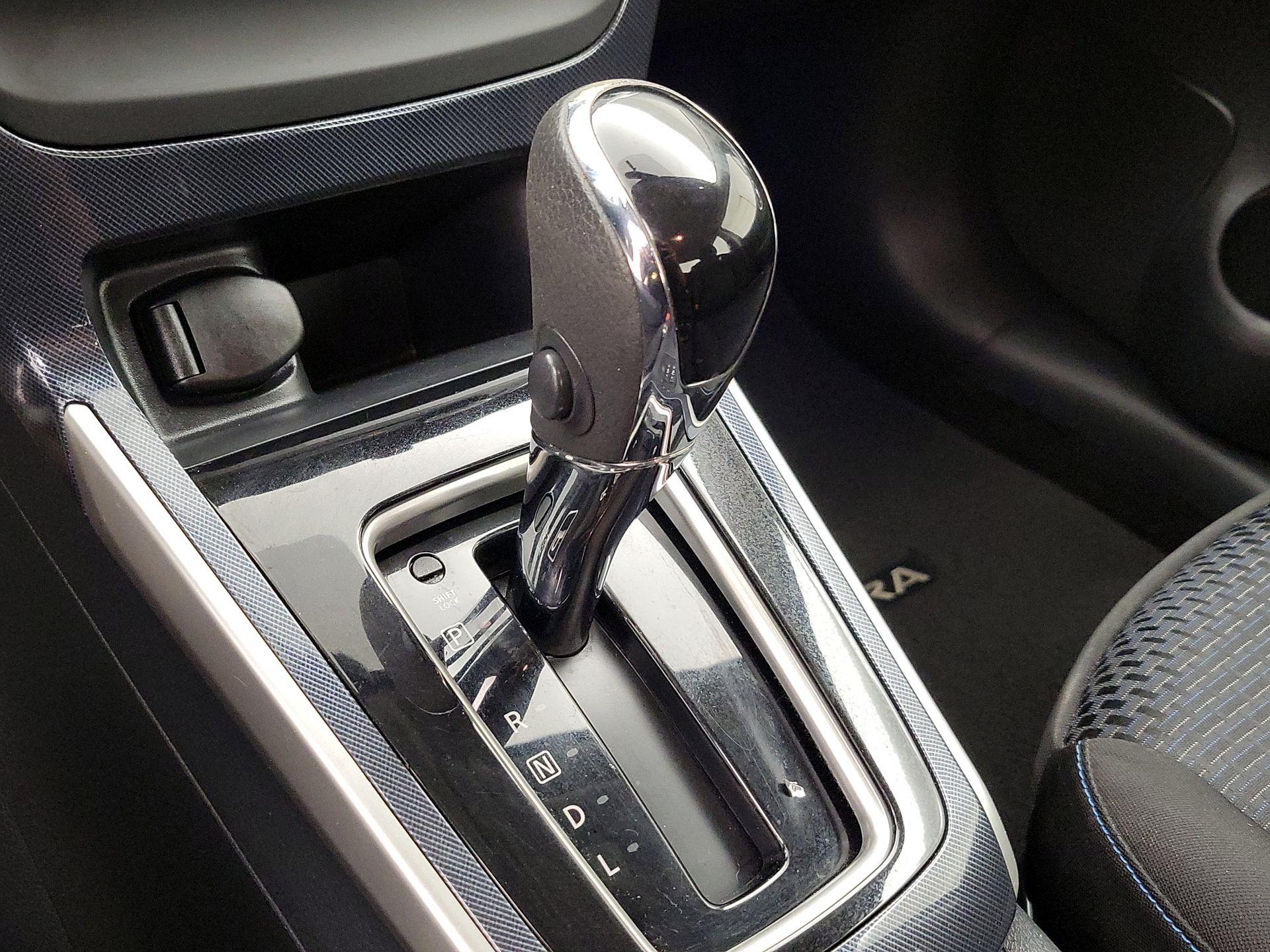 Thumbnail: 2016 Nissan Sentra - 17