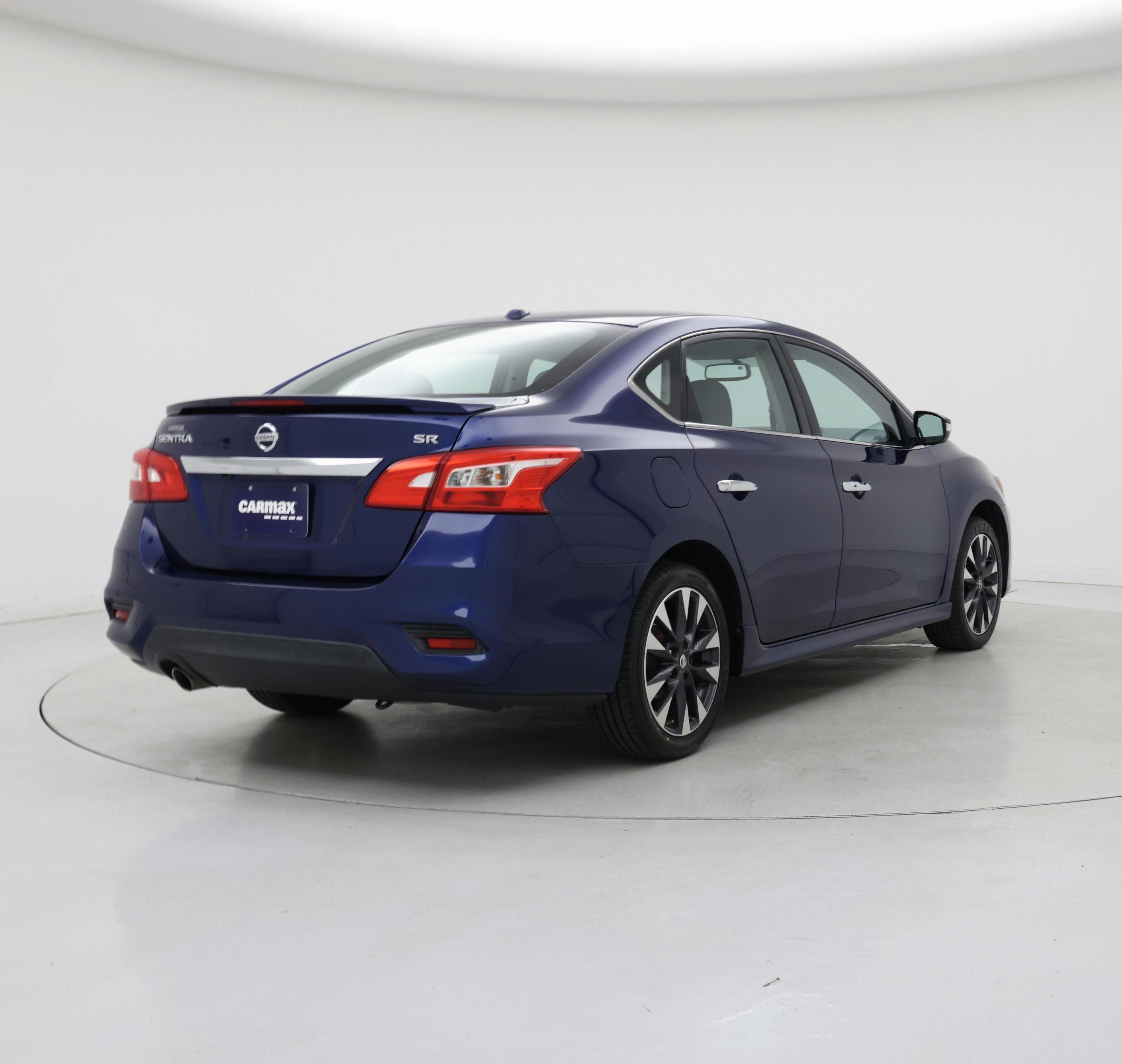 Thumbnail: 2016 Nissan Sentra - 8