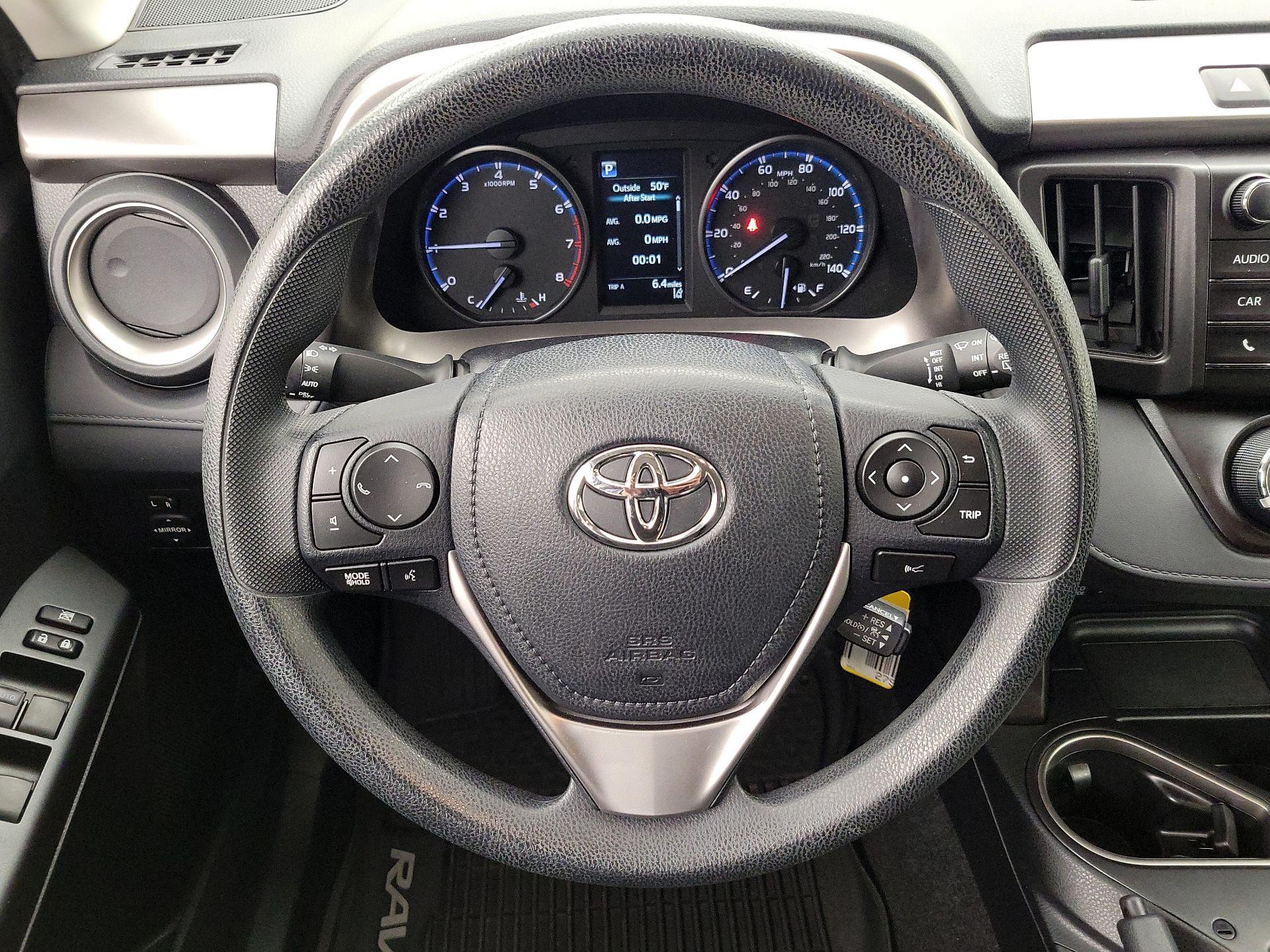 Thumbnail: 2018 Toyota RAV4 - 10