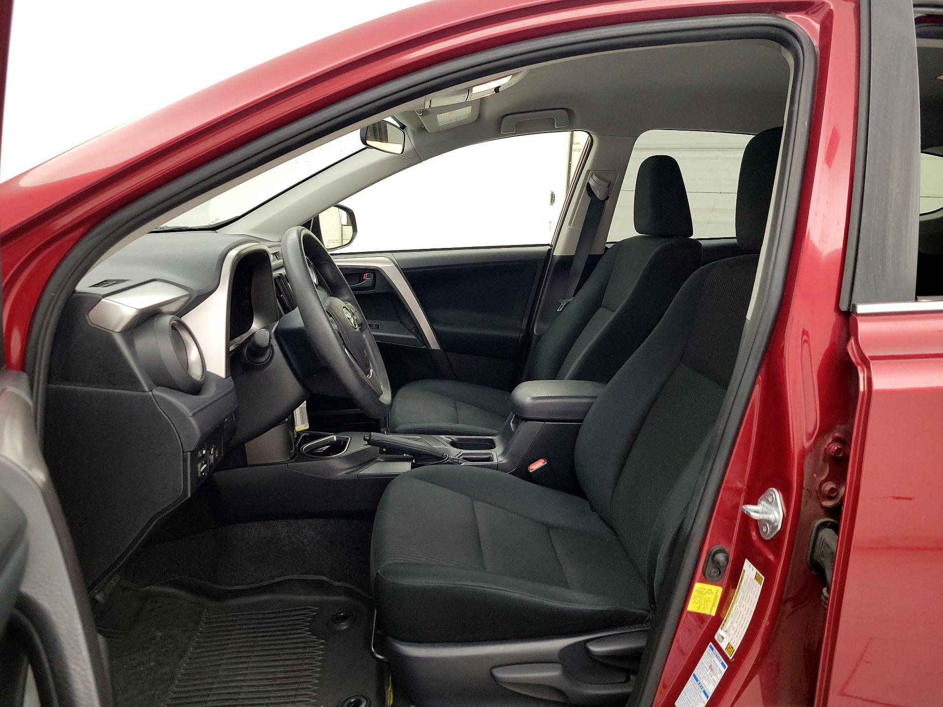 Thumbnail: 2018 Toyota RAV4 - 11