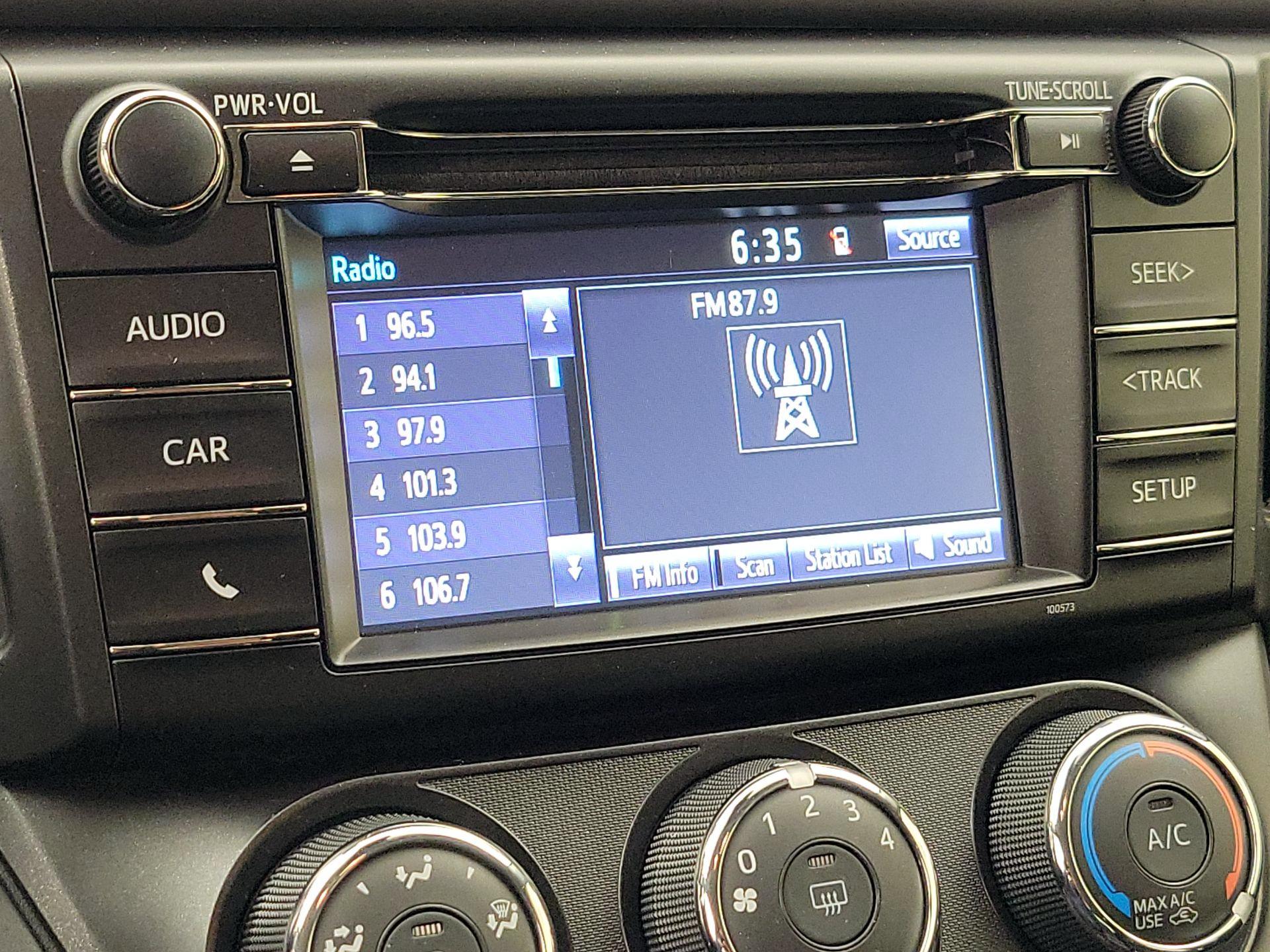 Thumbnail: 2018 Toyota RAV4 - 15