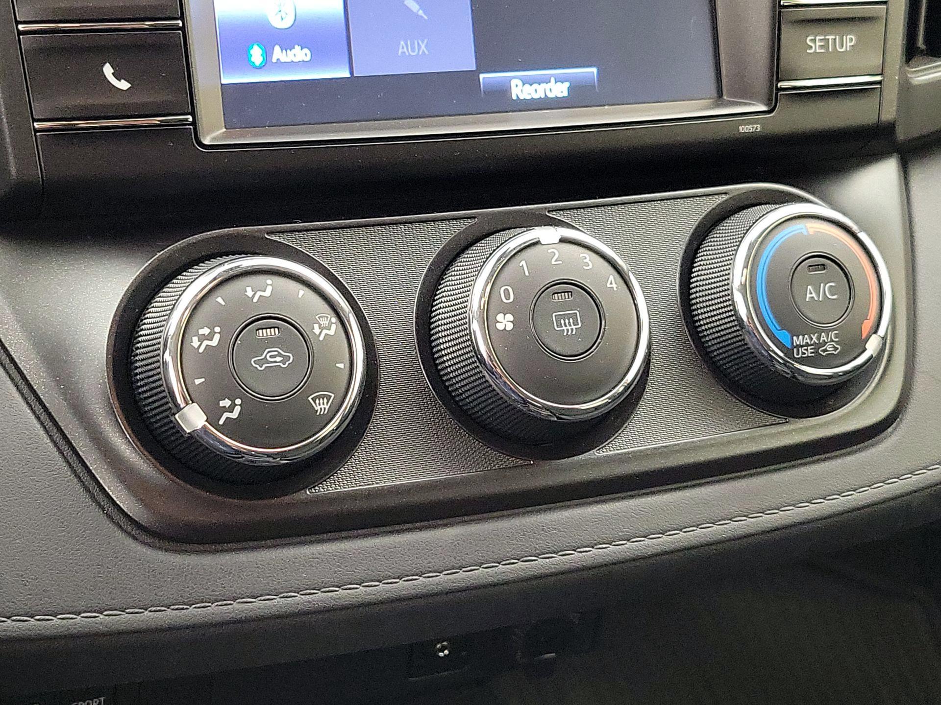 Thumbnail: 2018 Toyota RAV4 - 16