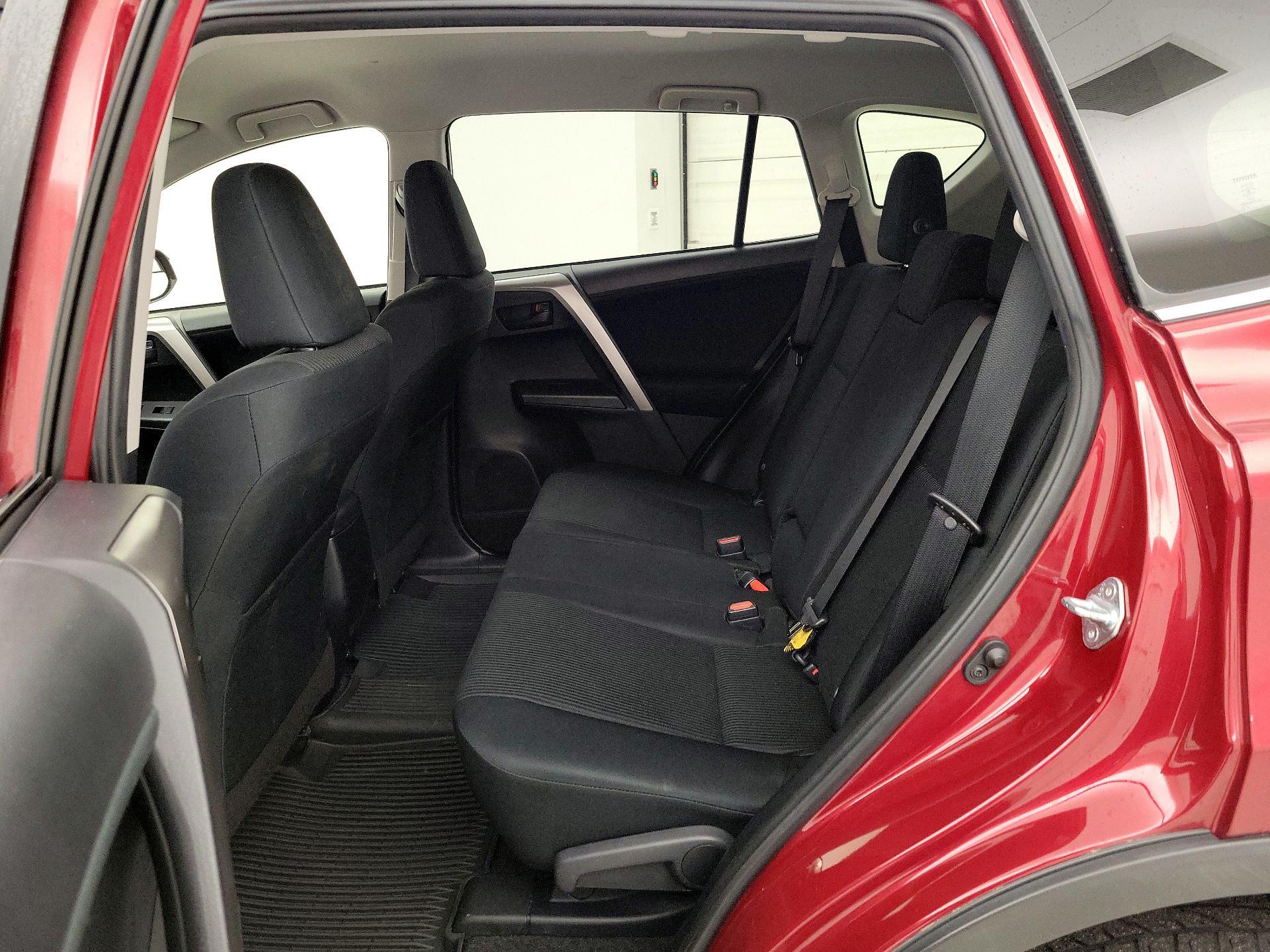 Thumbnail: 2018 Toyota RAV4 - 19