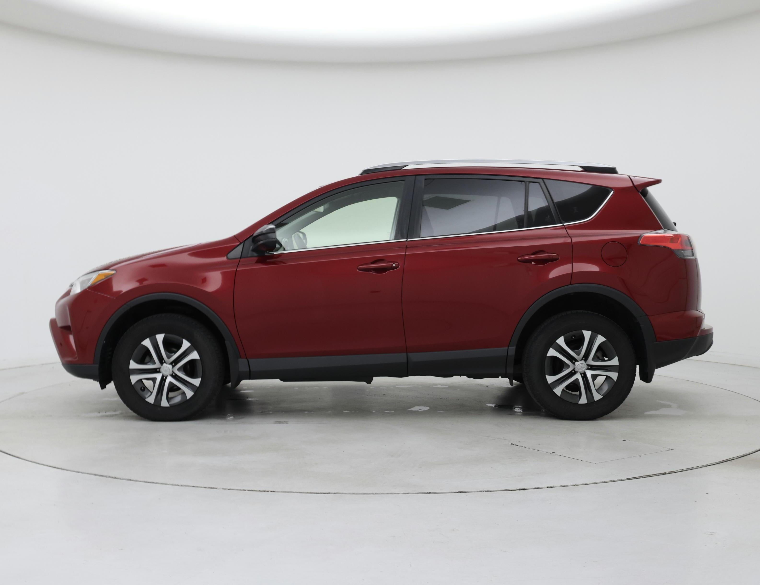 Thumbnail: 2018 Toyota RAV4 - 3