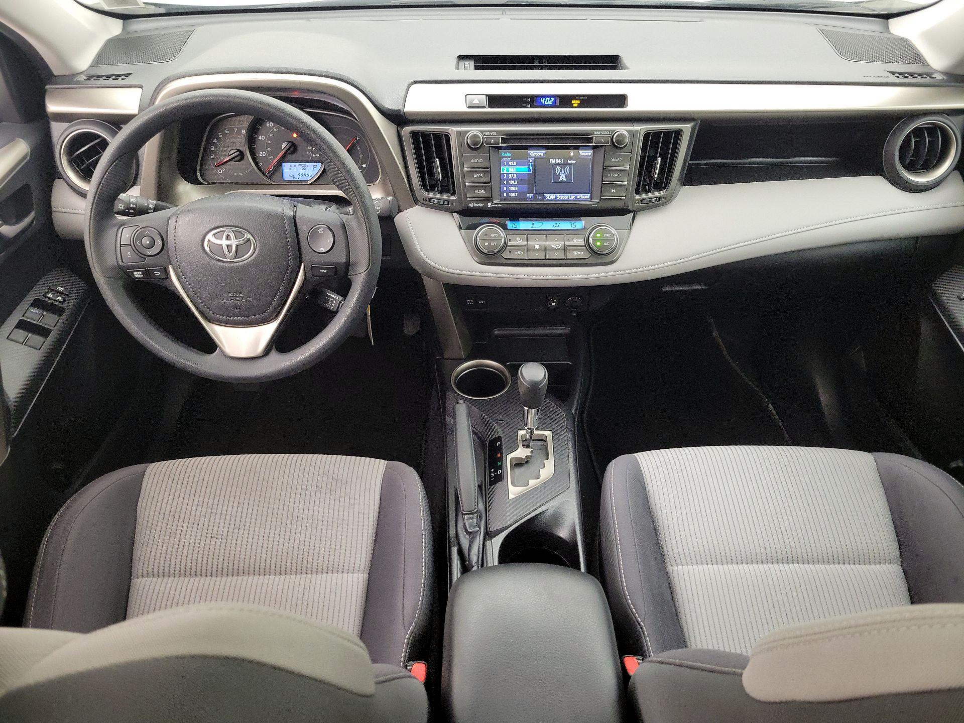Thumbnail: 2015 Toyota RAV4 - 9