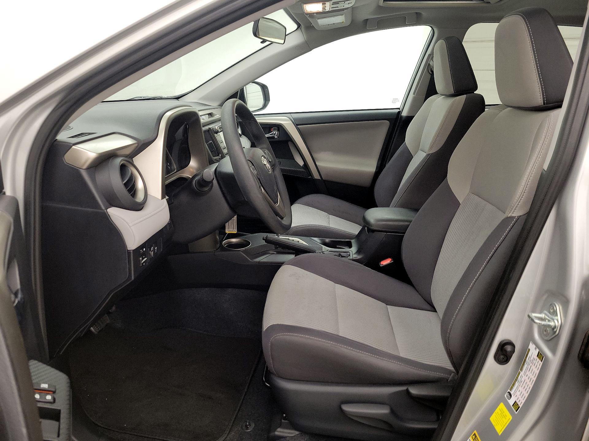 Thumbnail: 2015 Toyota RAV4 - 11