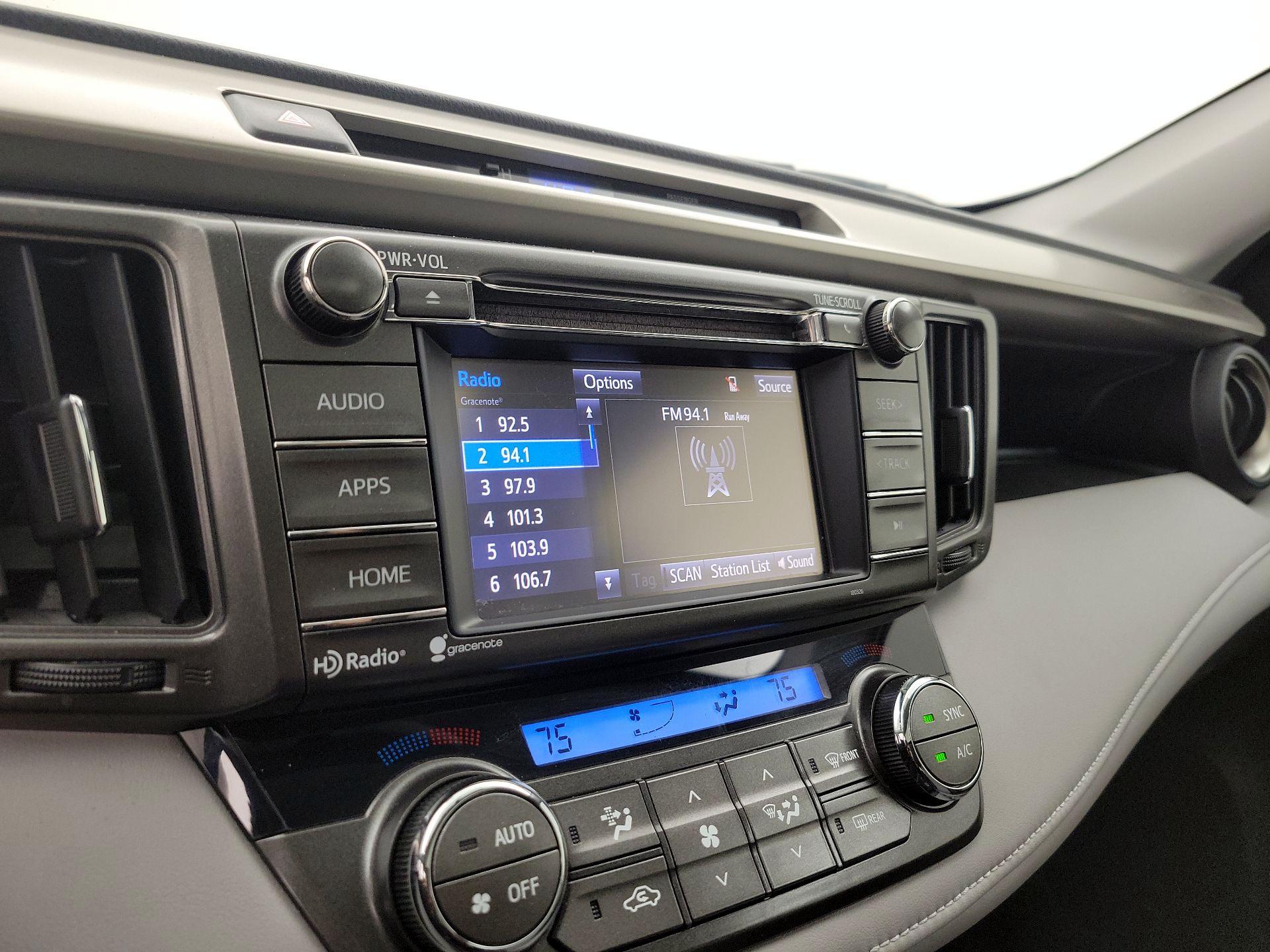 Thumbnail: 2015 Toyota RAV4 - 15