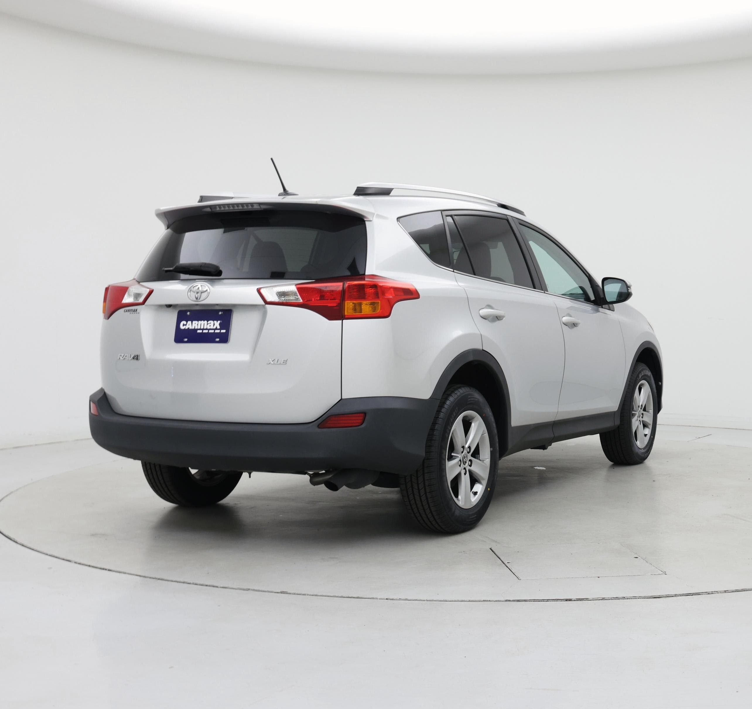 Thumbnail: 2015 Toyota RAV4 - 8