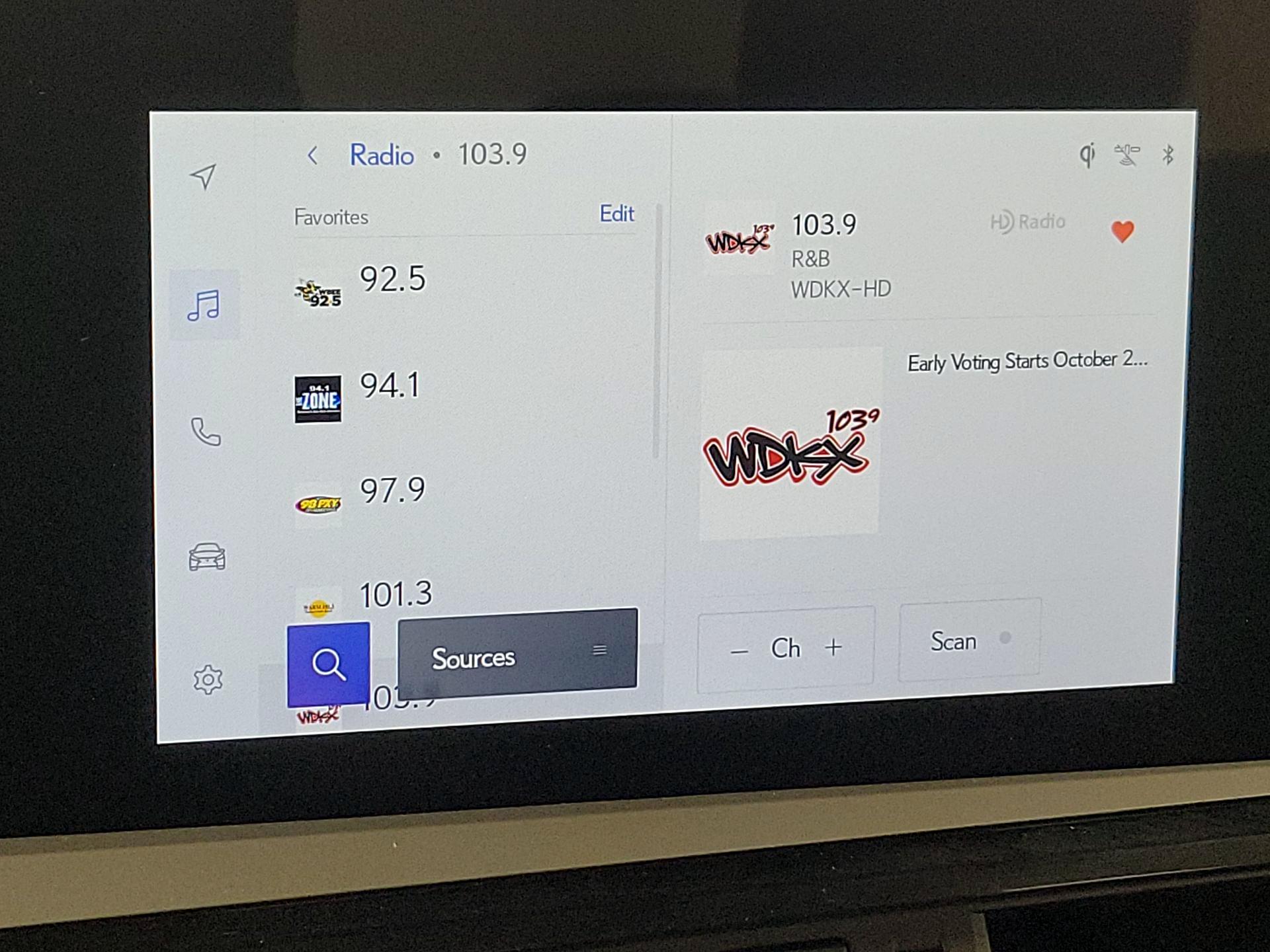 Thumbnail: 2023 Lexus ES - 14