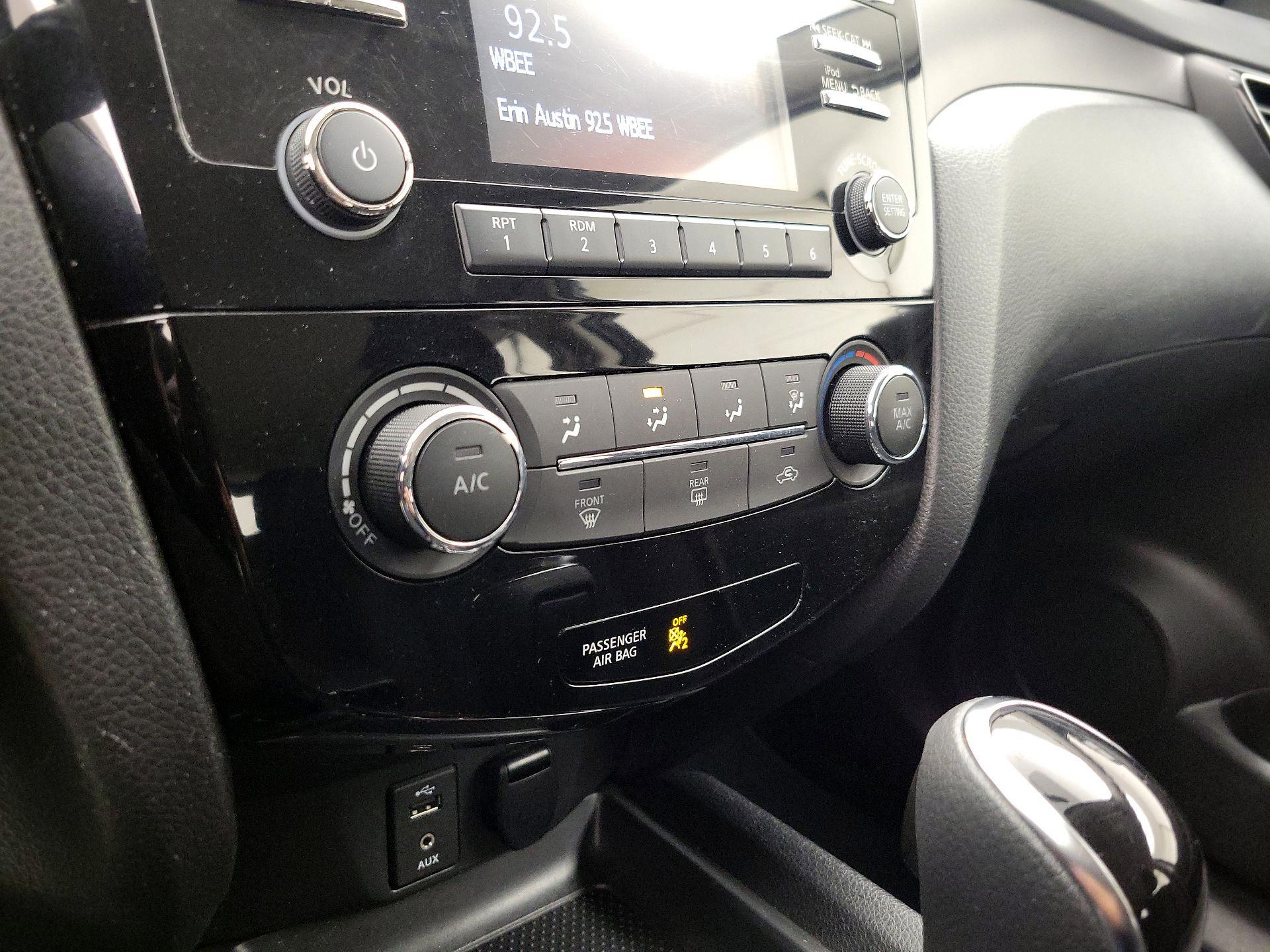 Thumbnail: 2017 Nissan Rogue Sport - 16