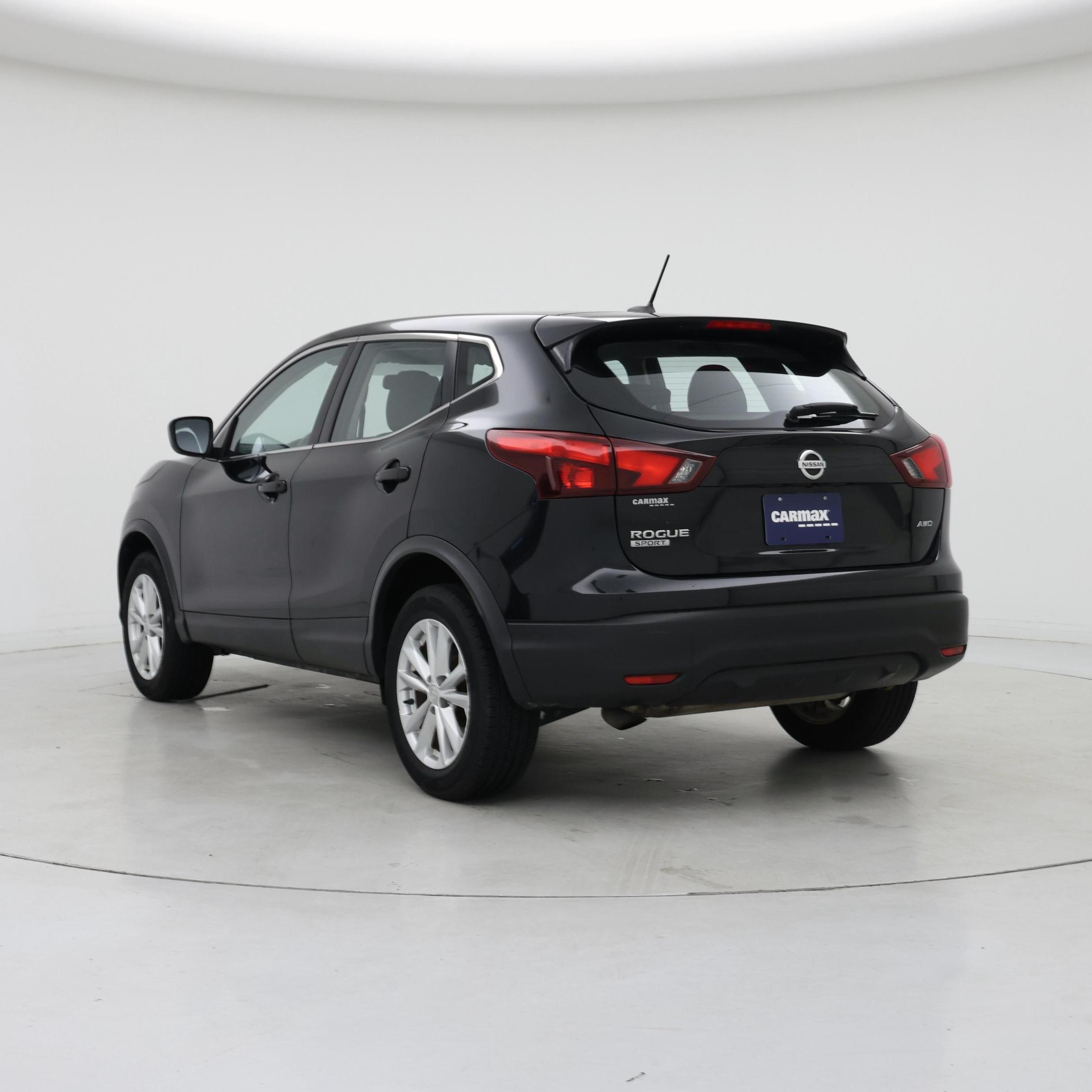 Thumbnail: 2017 Nissan Rogue Sport - 2