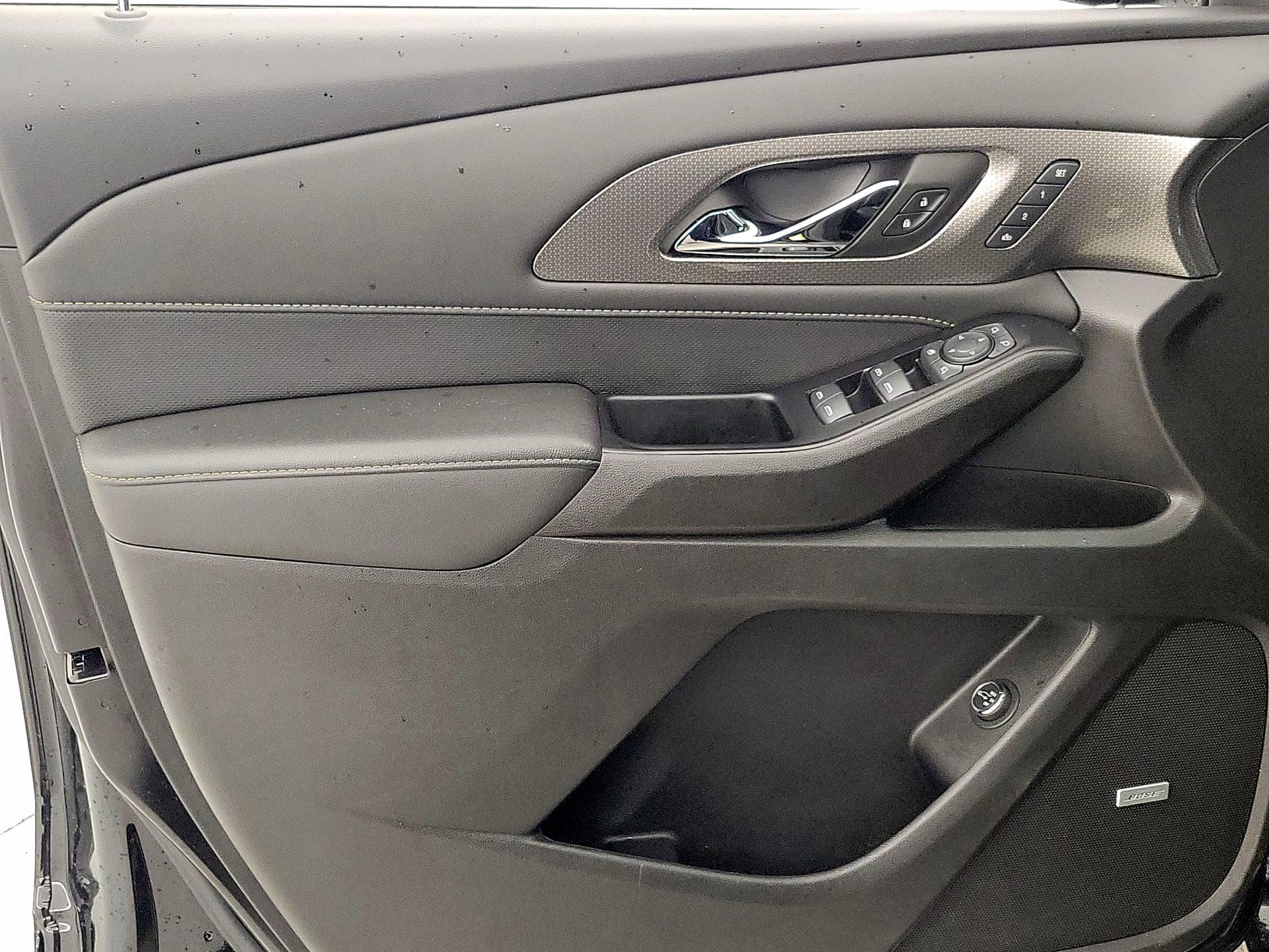 Thumbnail: 2022 Chevrolet Traverse - 12