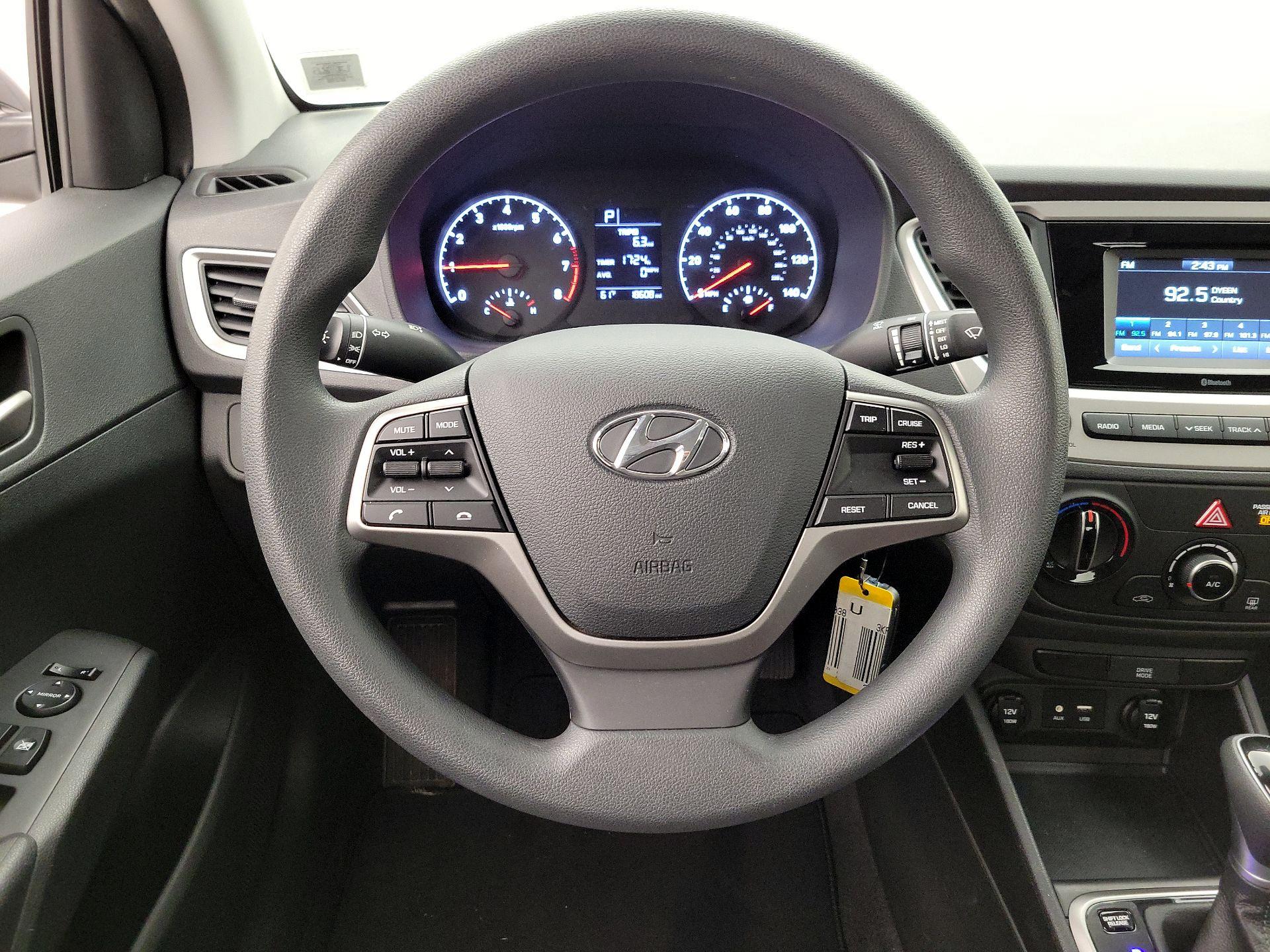 Thumbnail: 2021 Hyundai Accent - 10