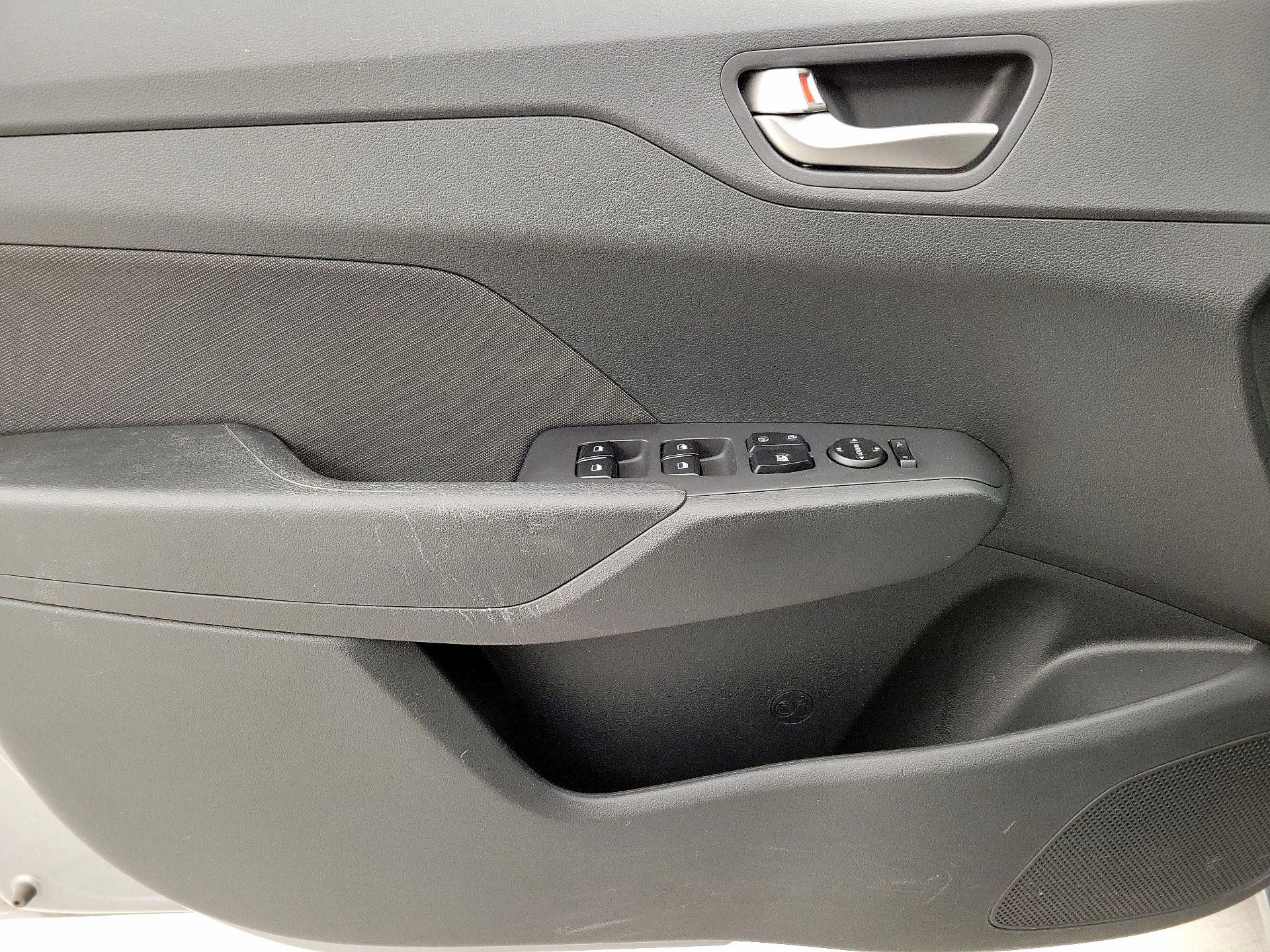 Thumbnail: 2021 Hyundai Accent - 12