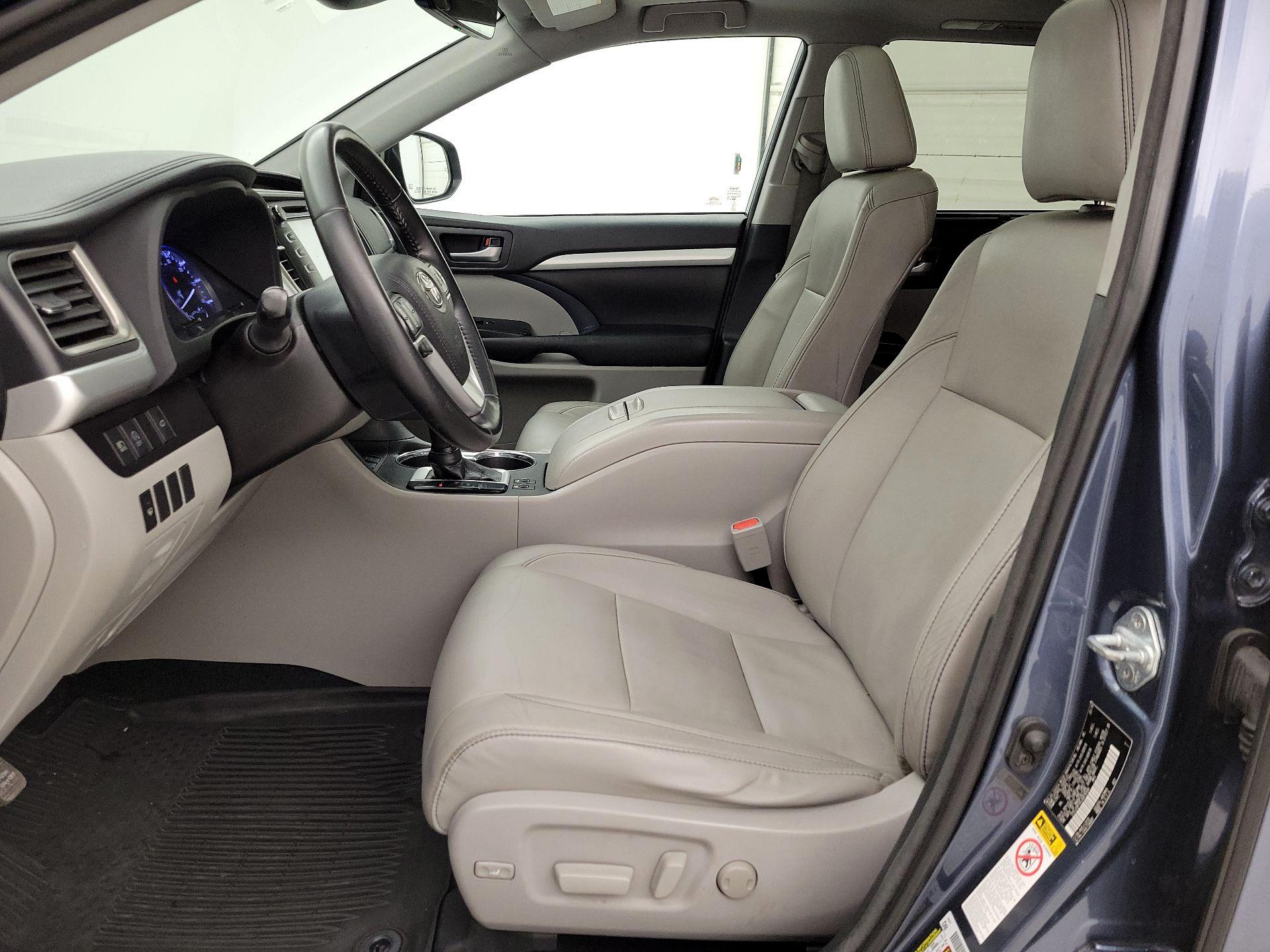 Thumbnail: 2018 Toyota Highlander - 11