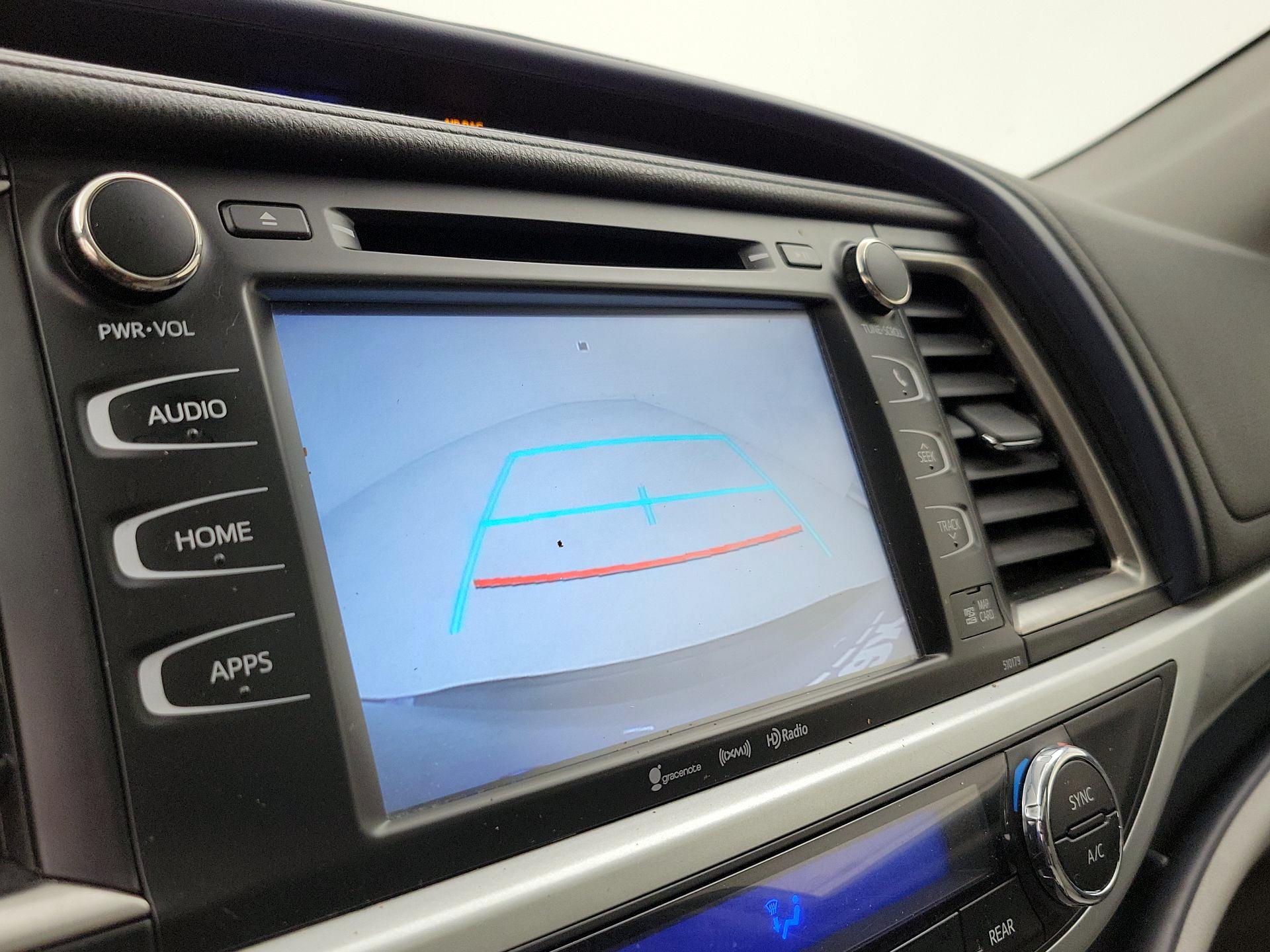 Thumbnail: 2018 Toyota Highlander - 15