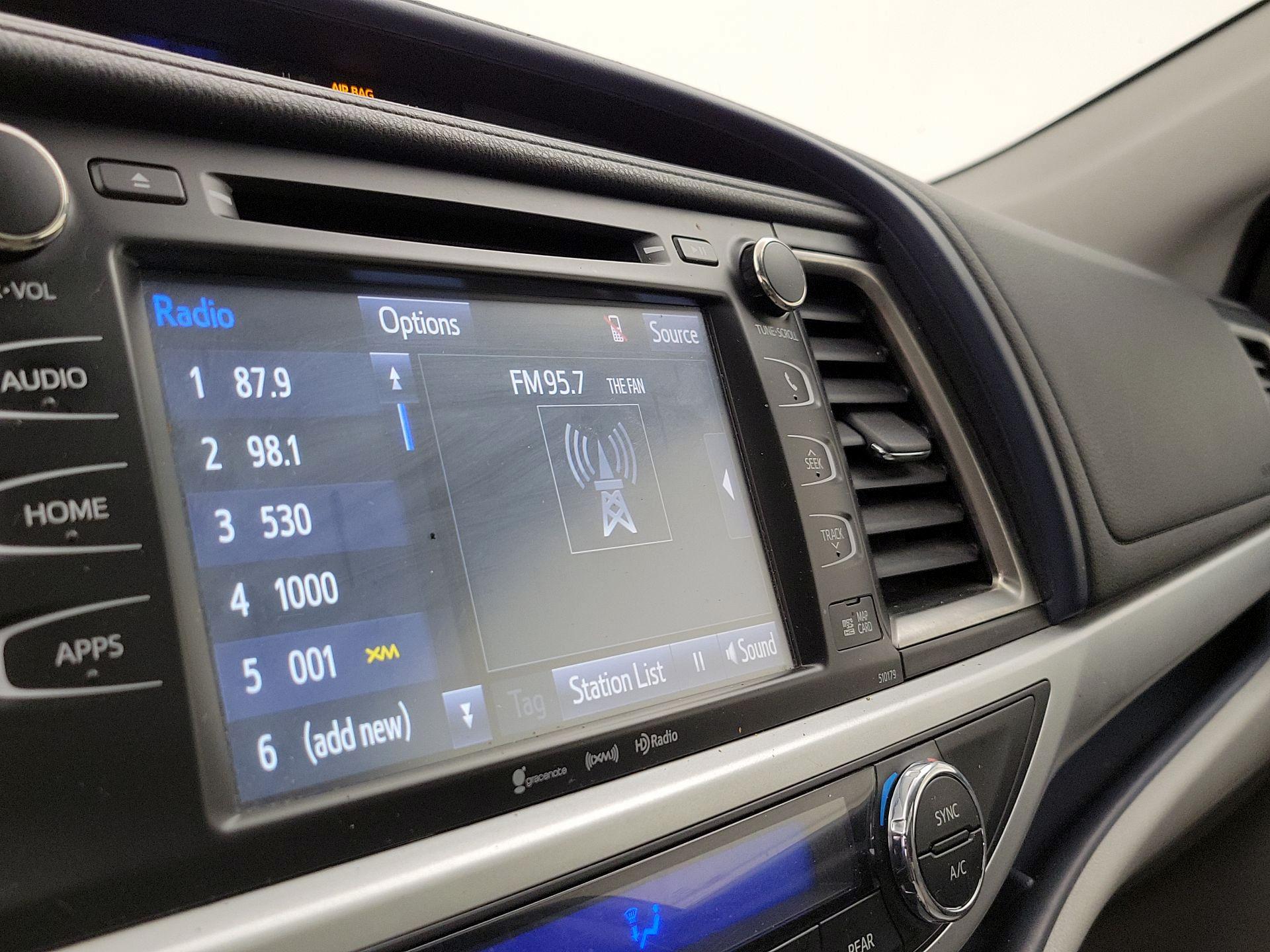 Thumbnail: 2018 Toyota Highlander - 16