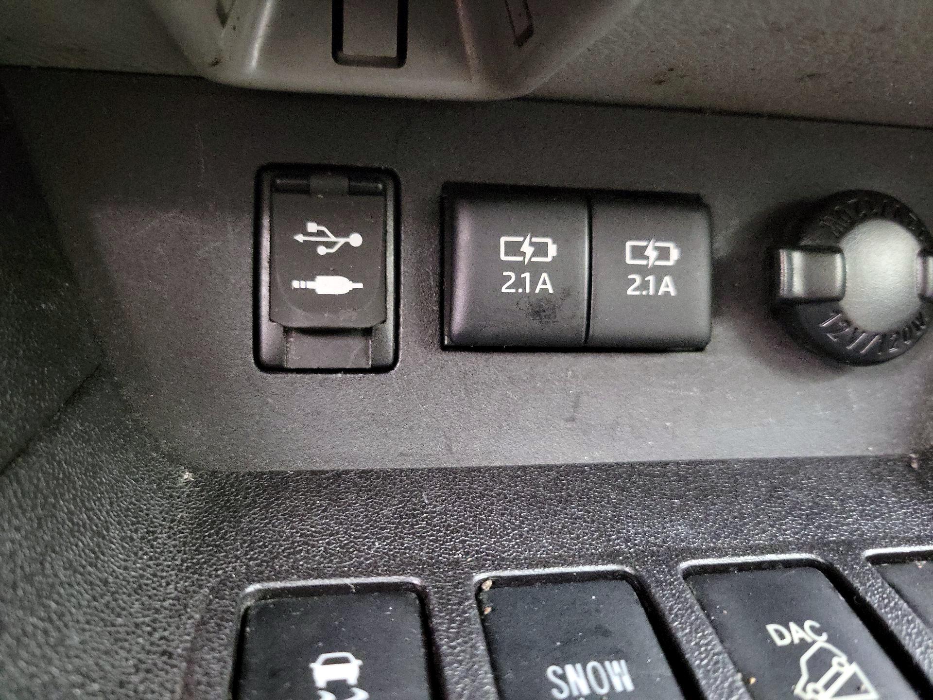 Thumbnail: 2018 Toyota Highlander - 19