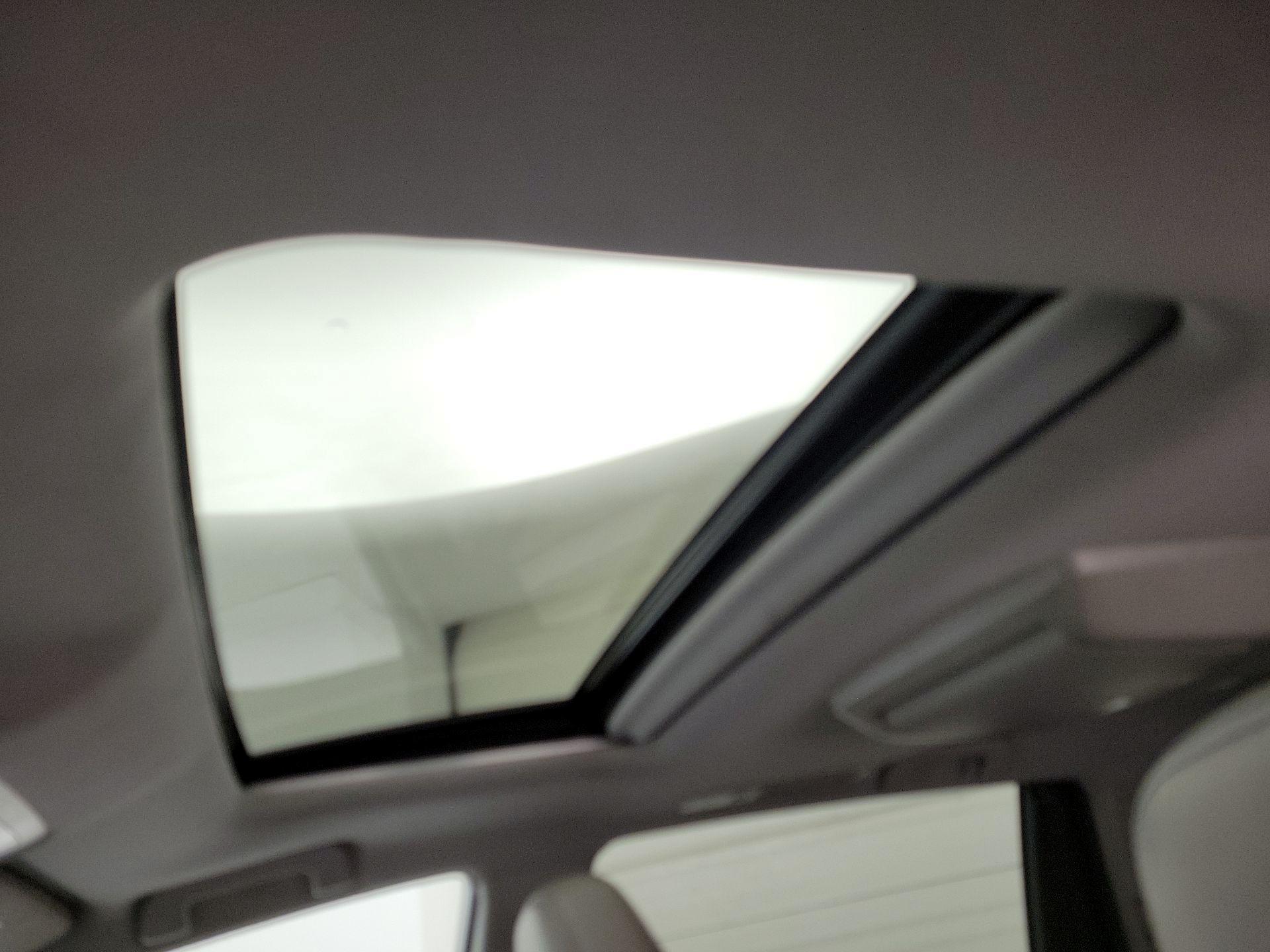 Thumbnail: 2018 Toyota Highlander - 20