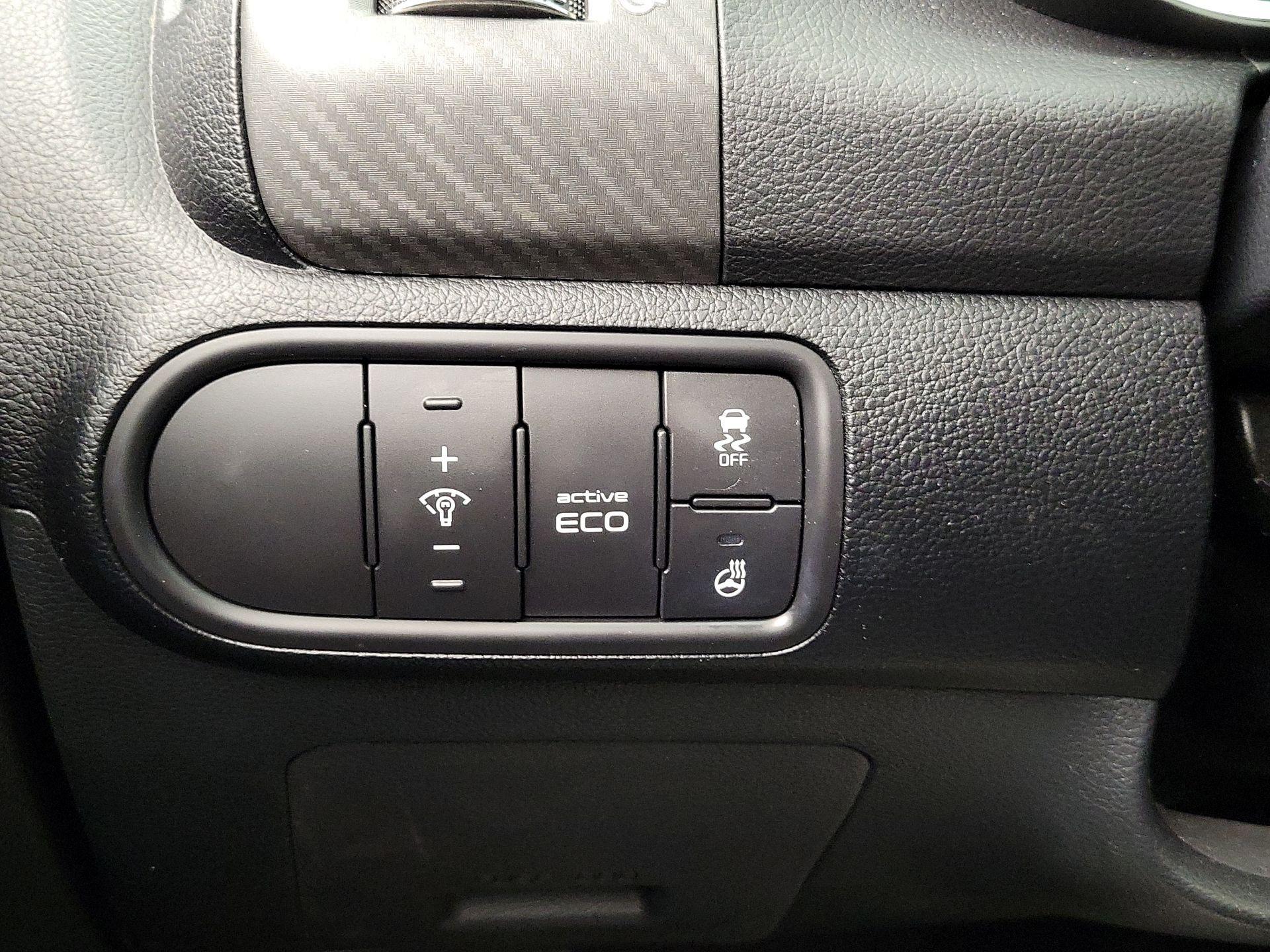 Thumbnail: 2015 Kia Forte - 13