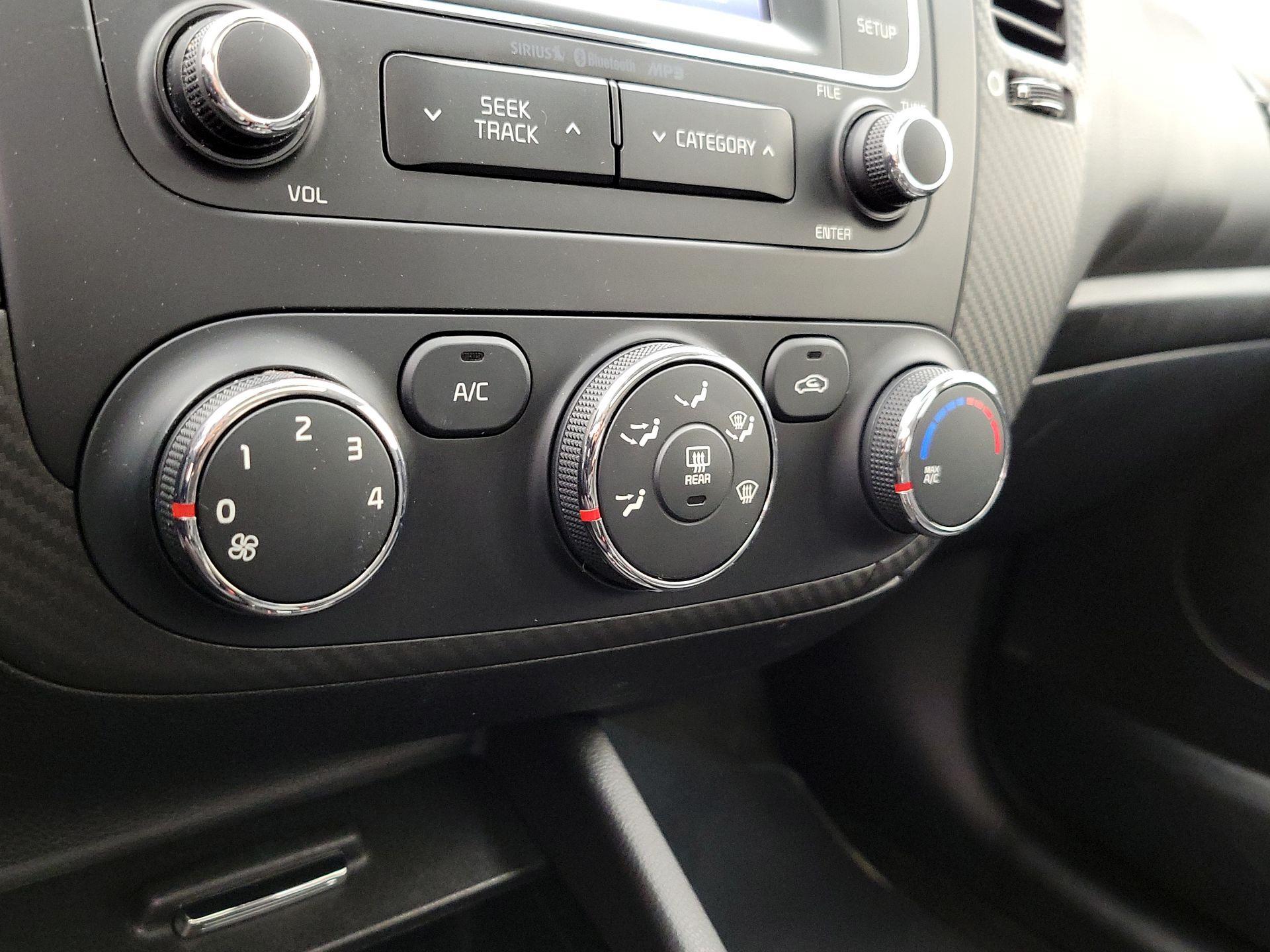 Thumbnail: 2015 Kia Forte - 16