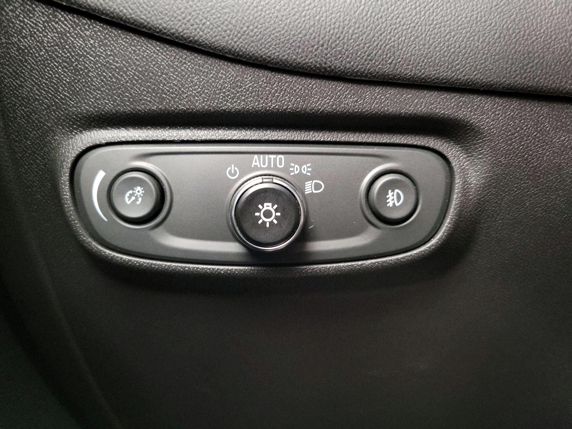 Thumbnail: 2020 Chevrolet Equinox - 13