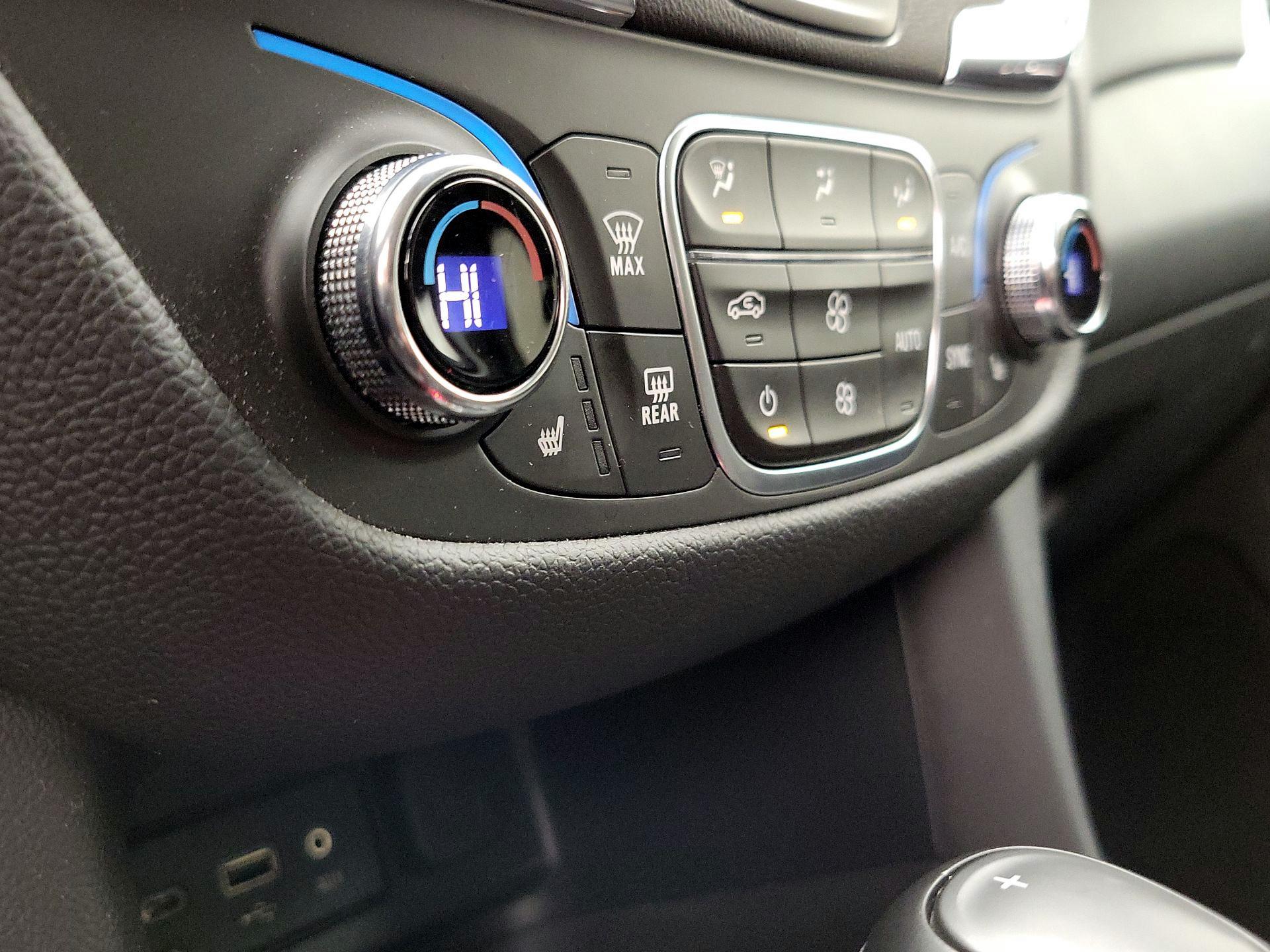 Thumbnail: 2020 Chevrolet Equinox - 16