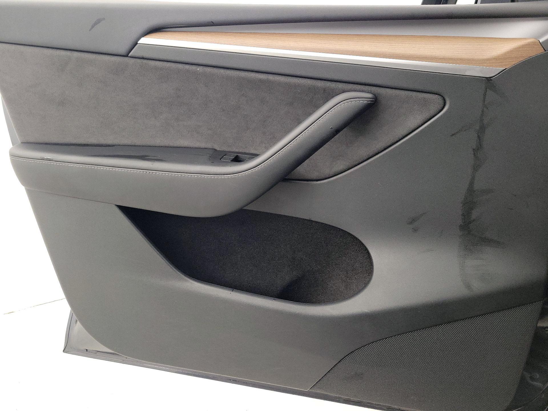 Thumbnail: 2023 Tesla Model Y - 12