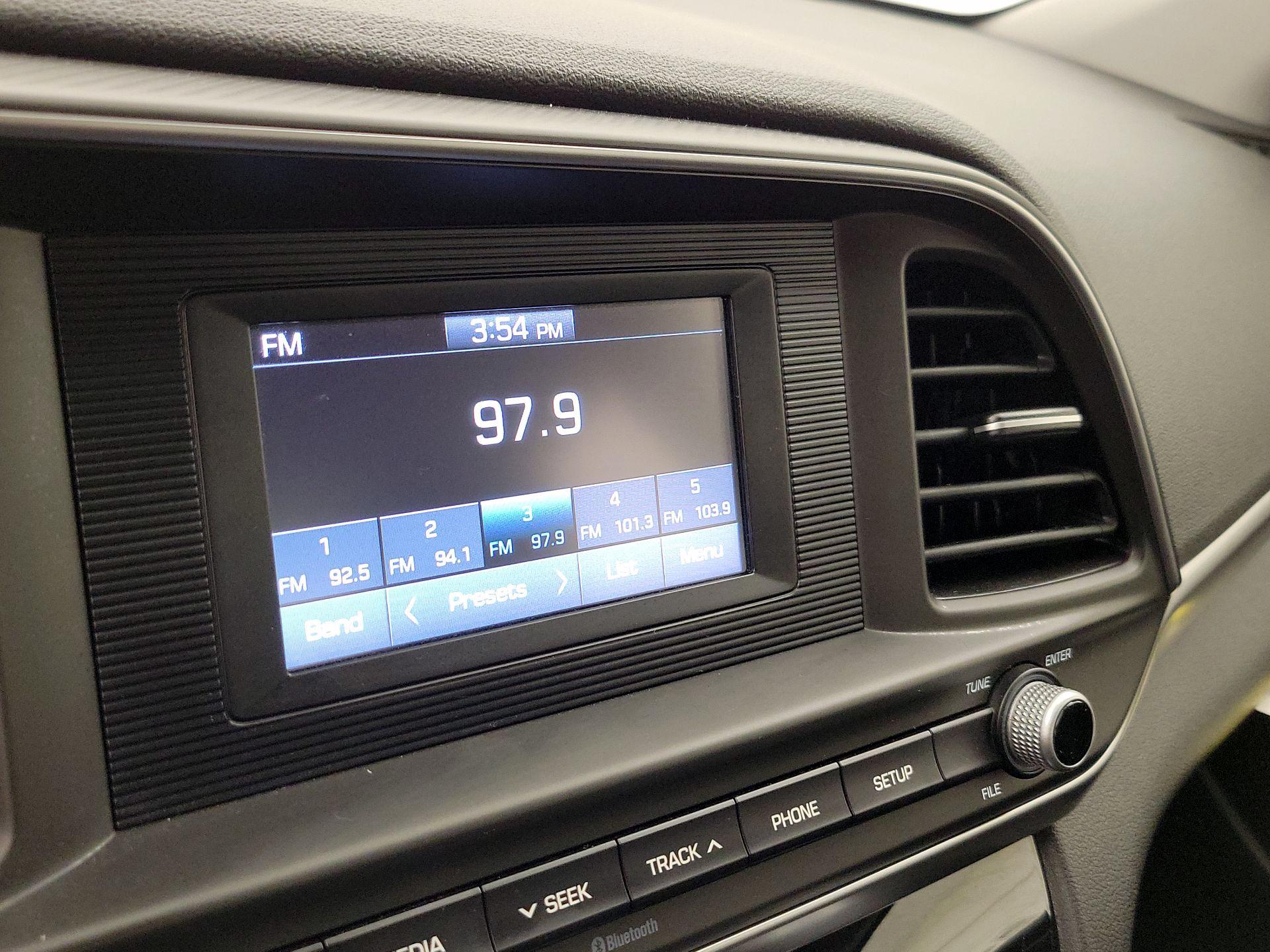 Thumbnail: 2019 Hyundai Elantra - 14