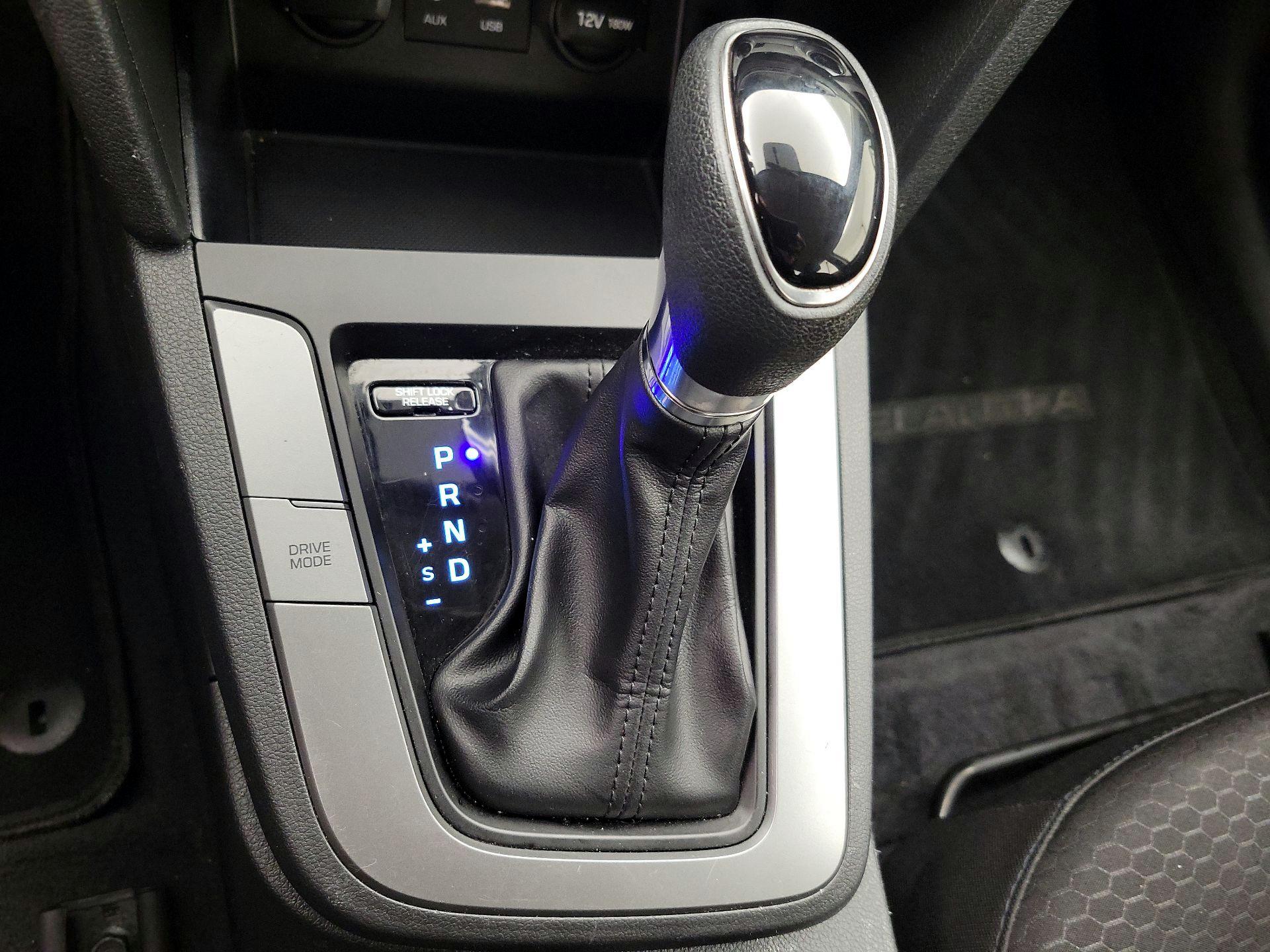 Thumbnail: 2019 Hyundai Elantra - 16