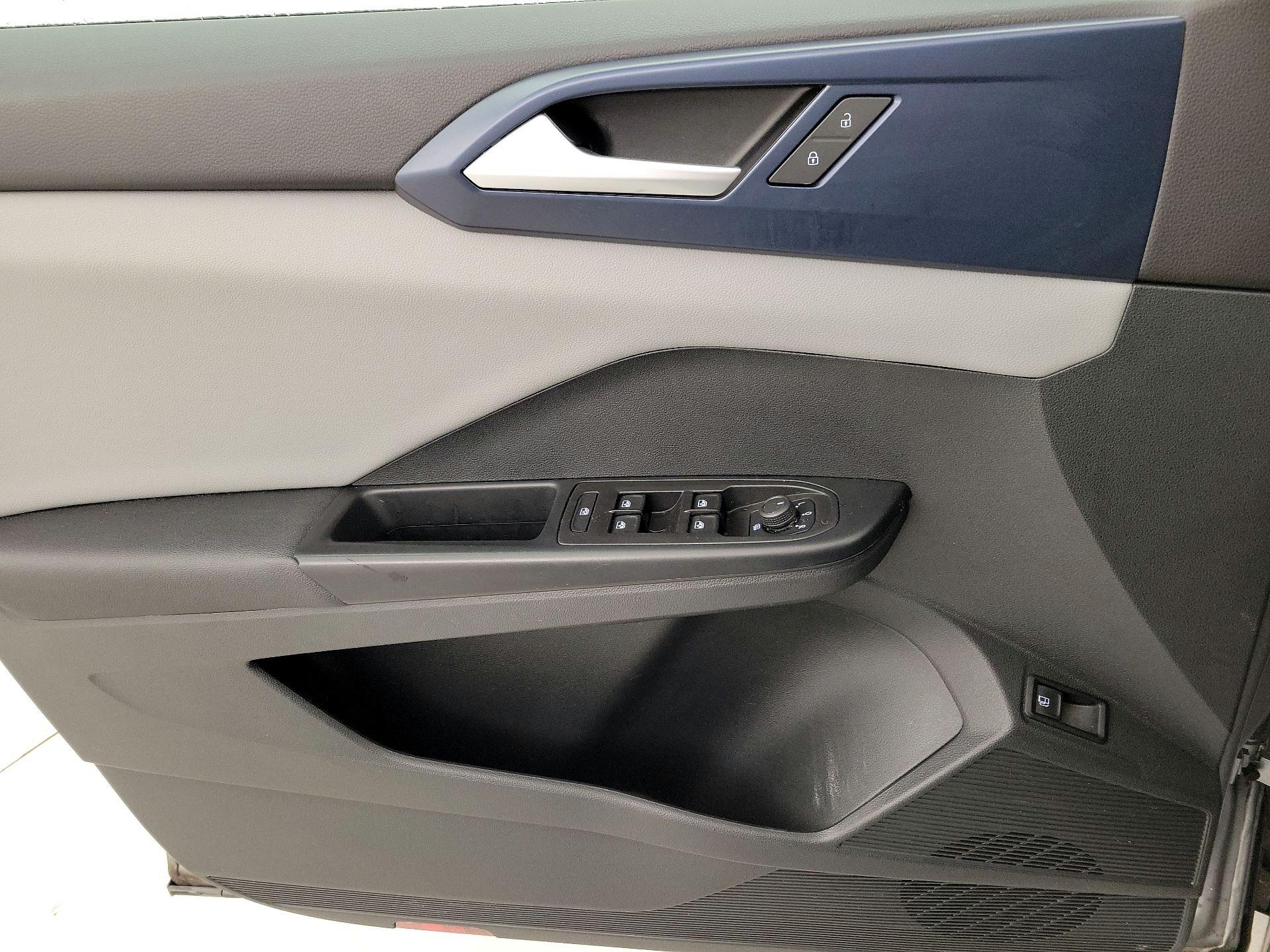 Thumbnail: 2023 Volkswagen Taos - 12