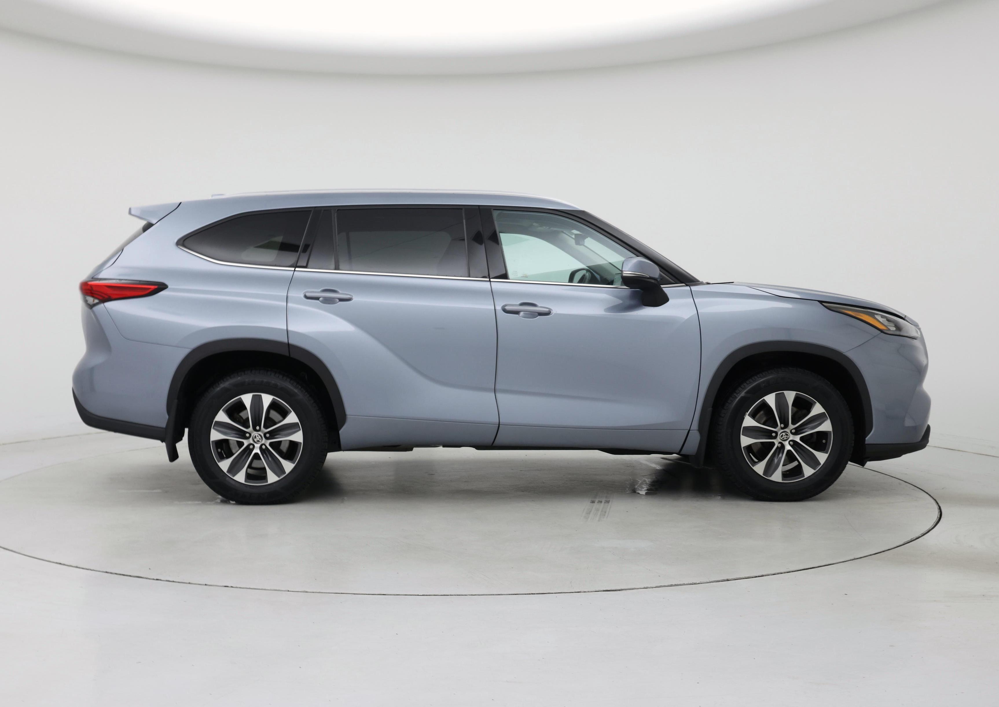 Thumbnail: 2020 Toyota Highlander - 7